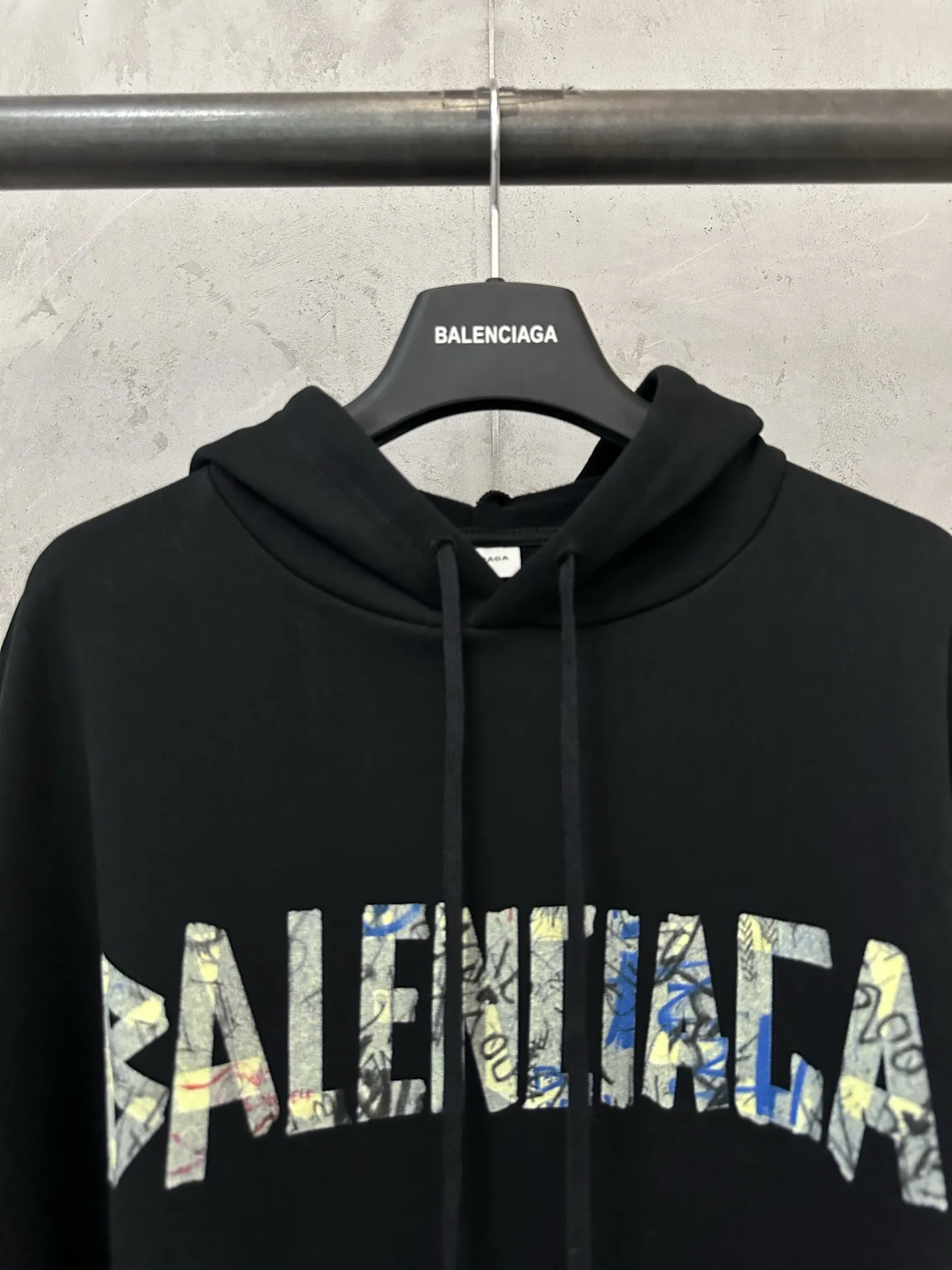 Graffiti Tape Logo Oversized Hoodie D31020524 — view 5