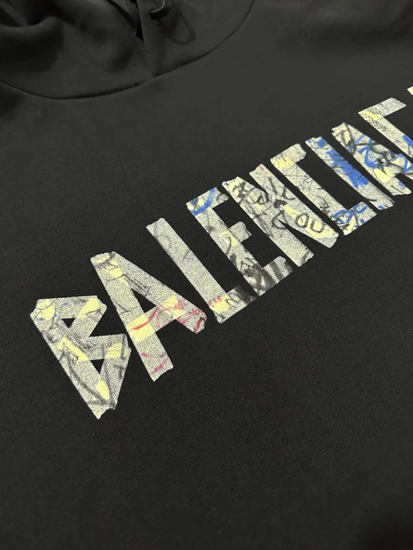 Graffiti Tape Logo Oversized Hoodie D31020524 — view 8