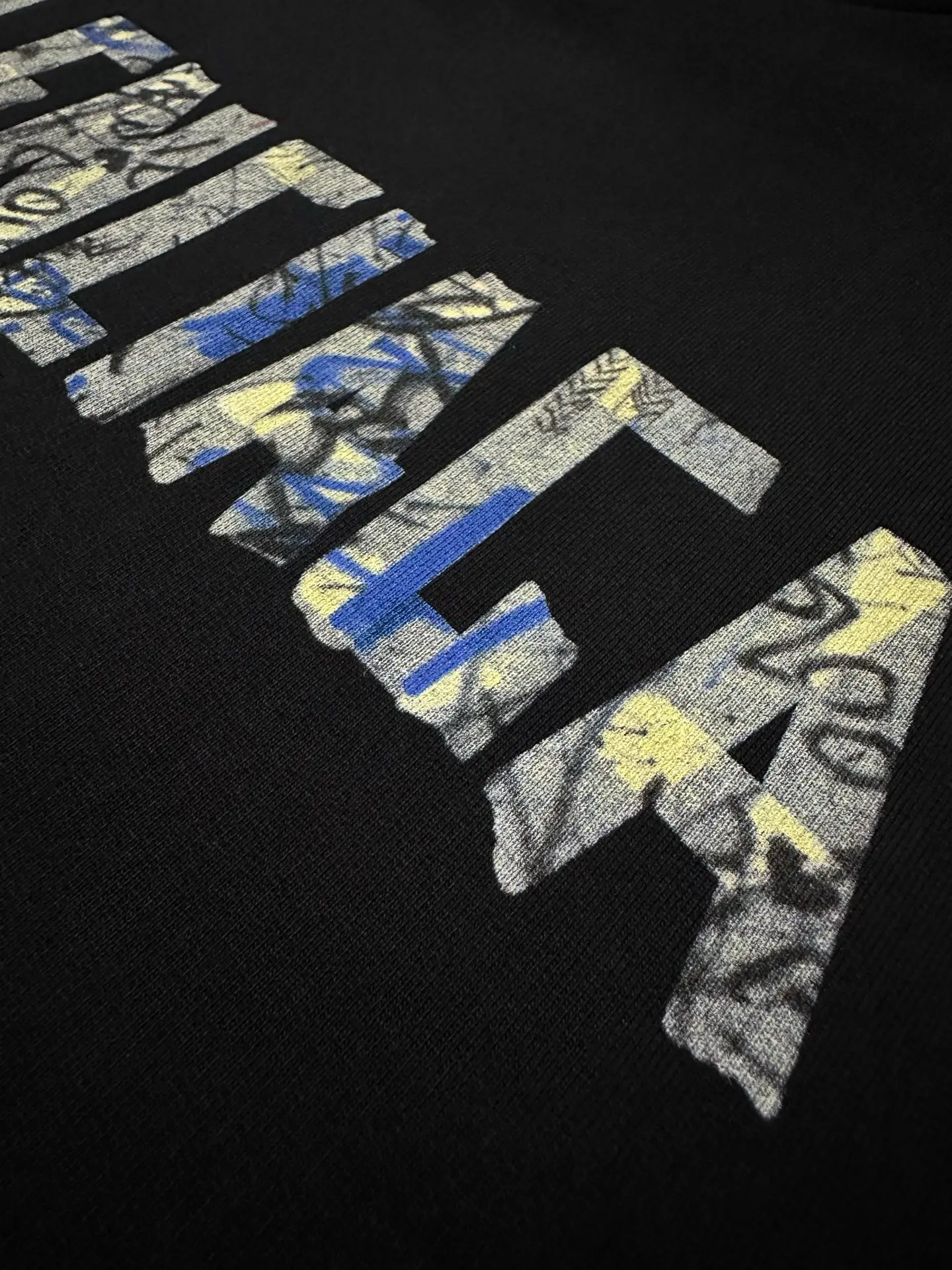 Graffiti Tape Logo Oversized Hoodie D31020524 — view 10