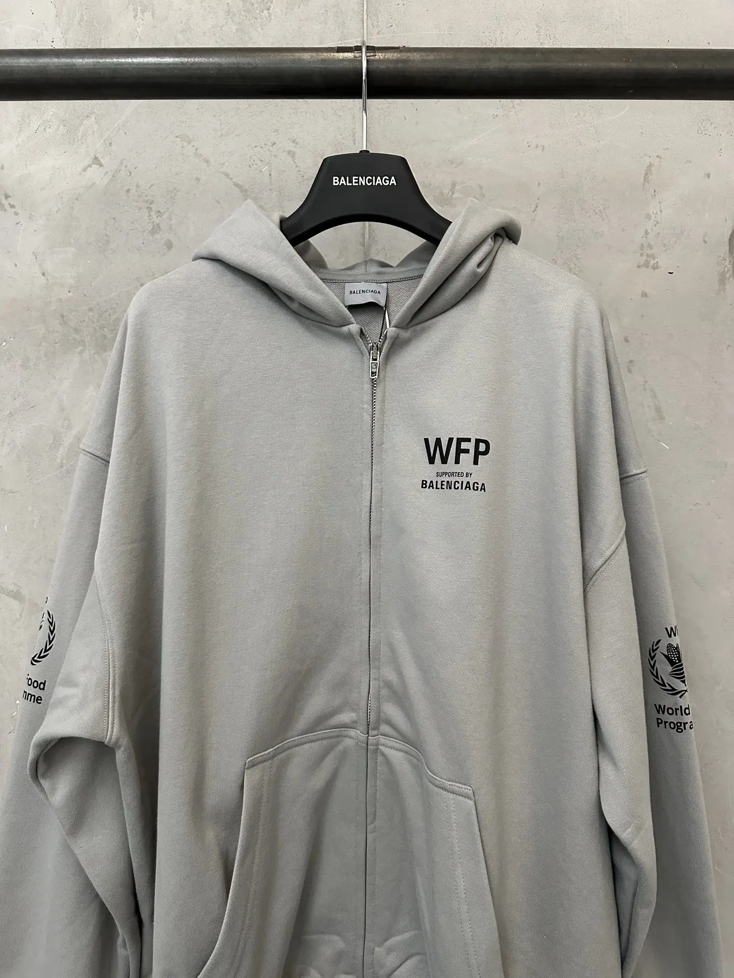 WFP Logo-Print Zip-Up Hoodie D31020526 — view 3