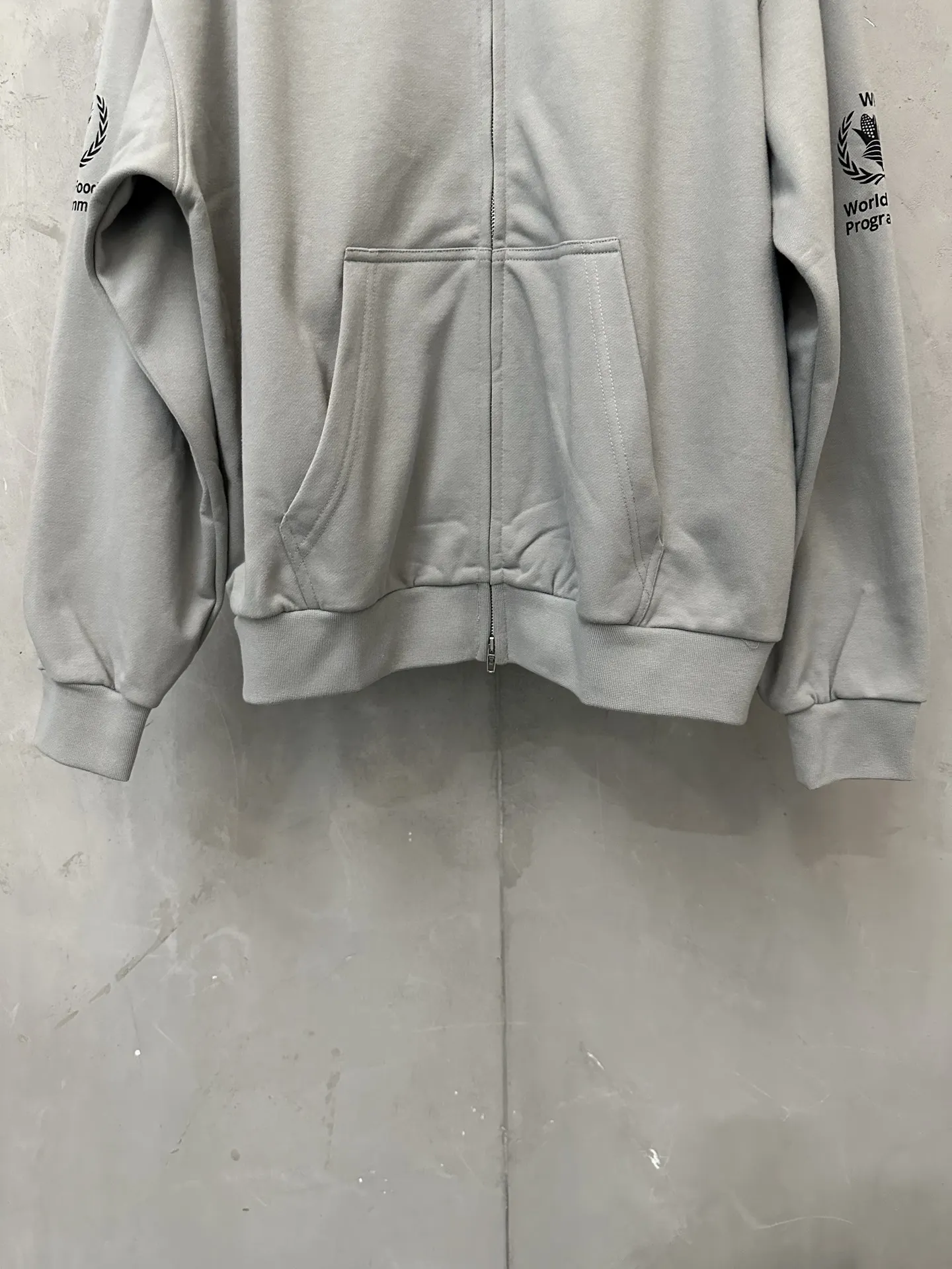 WFP Logo-Print Zip-Up Hoodie D31020526 — view 4