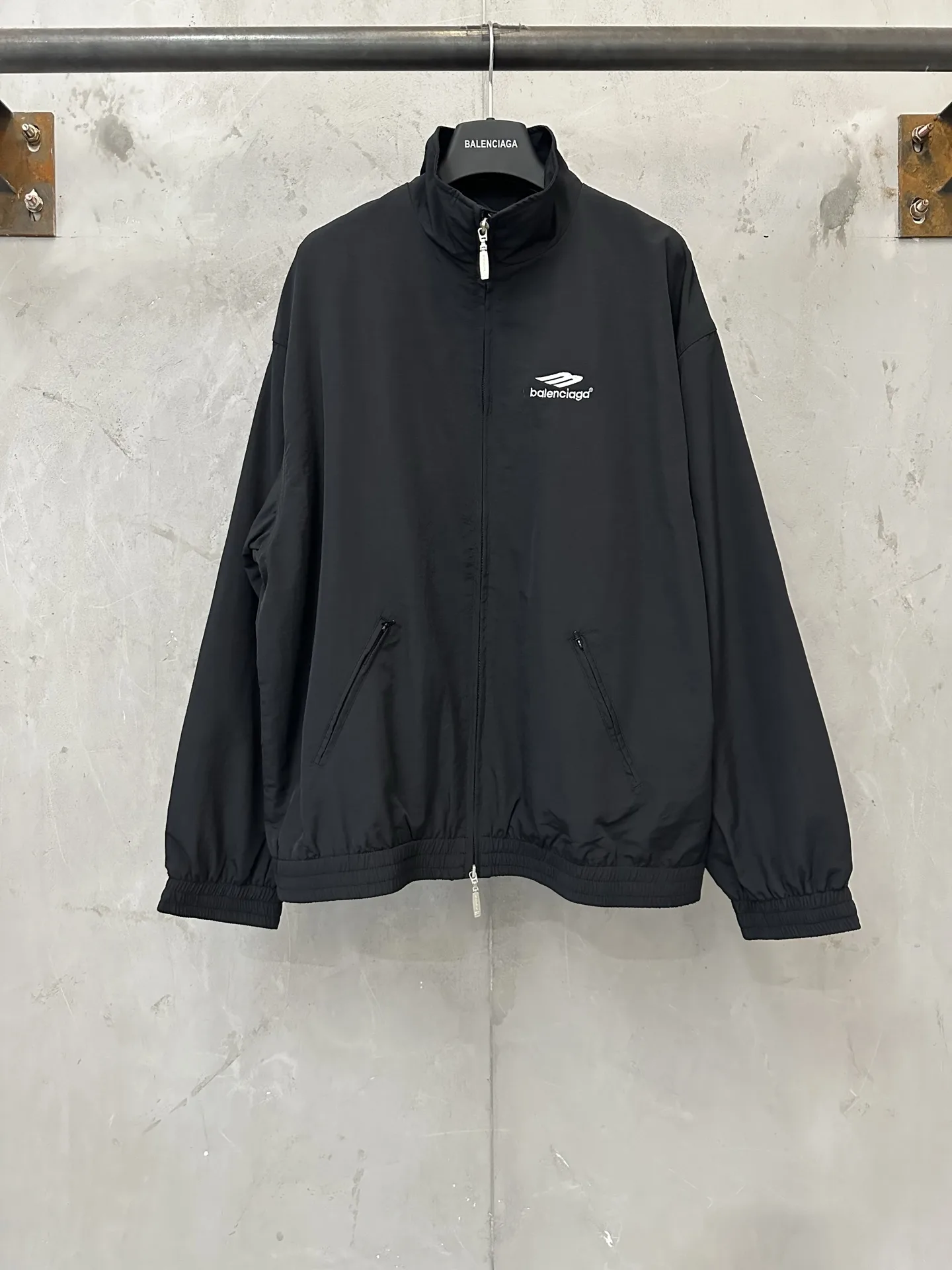 Logo-Embroidered Stand-Collar Windbreaker Jacket D31023714