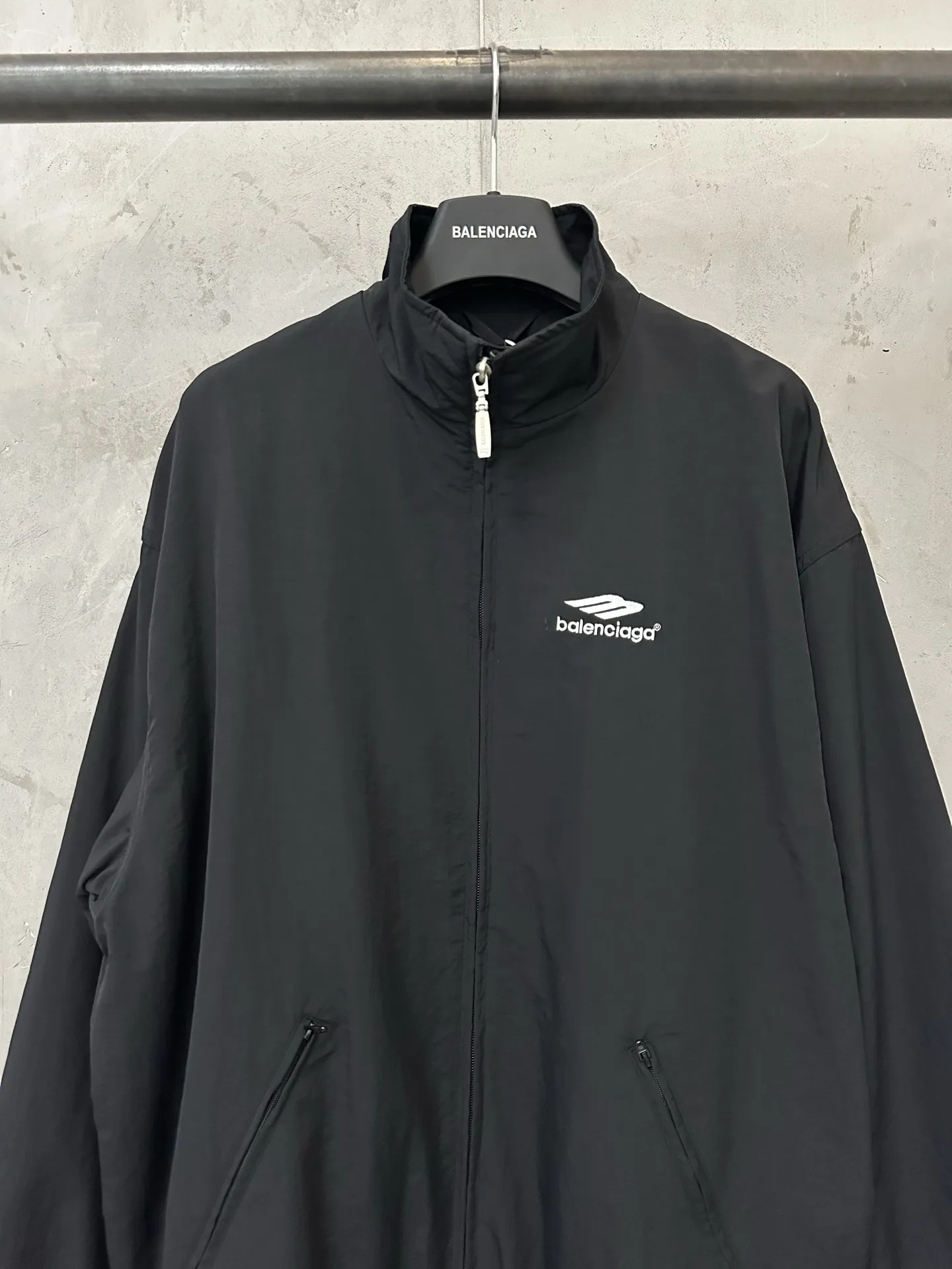 Logo-Embroidered Stand-Collar Windbreaker Jacket D31023714 — view 3