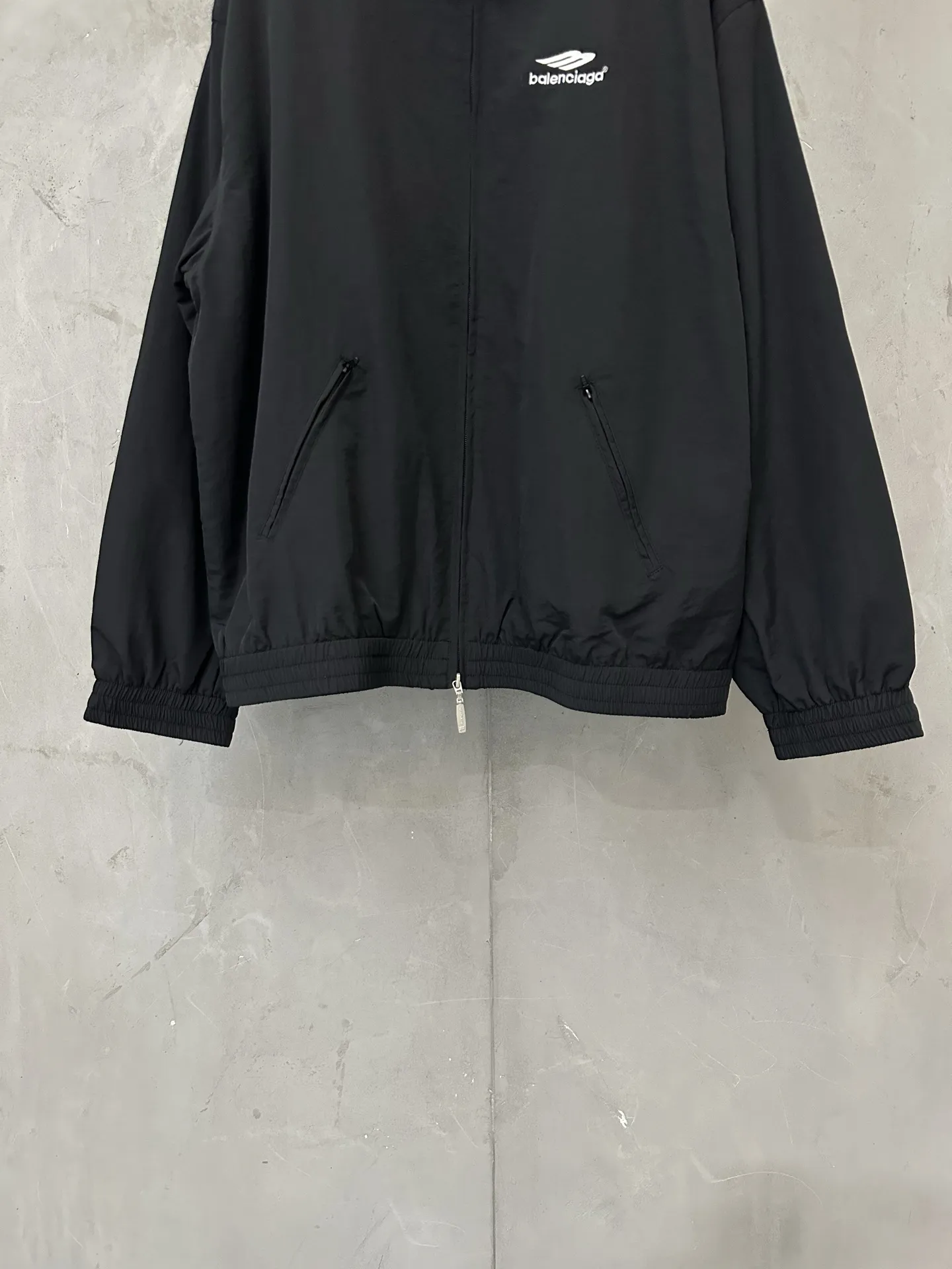 Logo-Embroidered Stand-Collar Windbreaker Jacket D31023714 — view 4