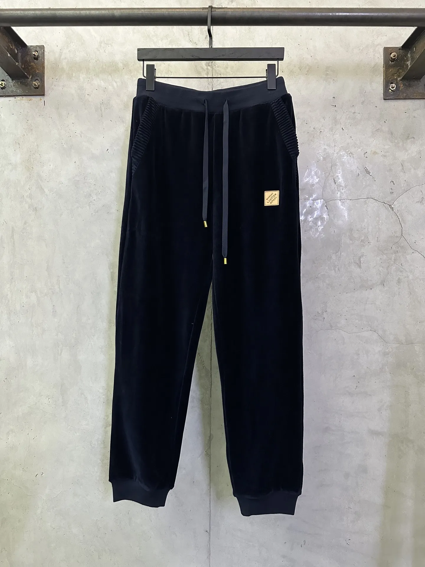 Logo-Patch Cotton-Velvet Sweatpants D31012488