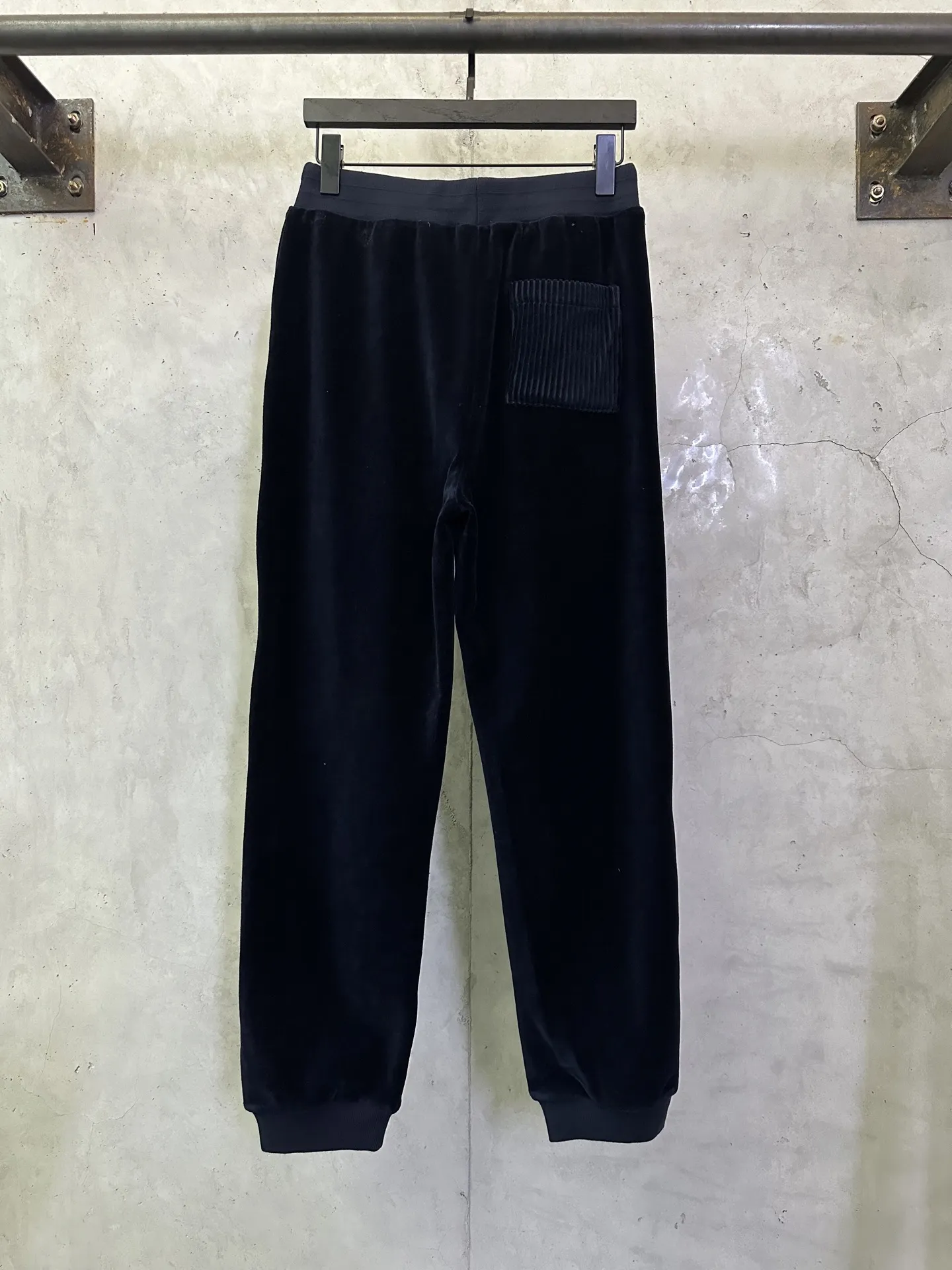Logo-Patch Cotton-Velvet Sweatpants D31012488 — view 2