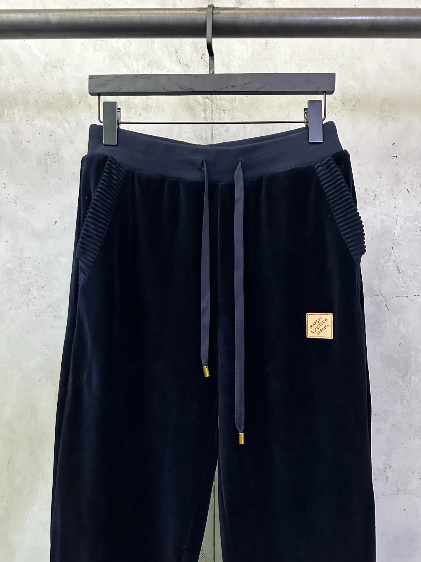 Logo-Patch Cotton-Velvet Sweatpants D31012488 — view 3
