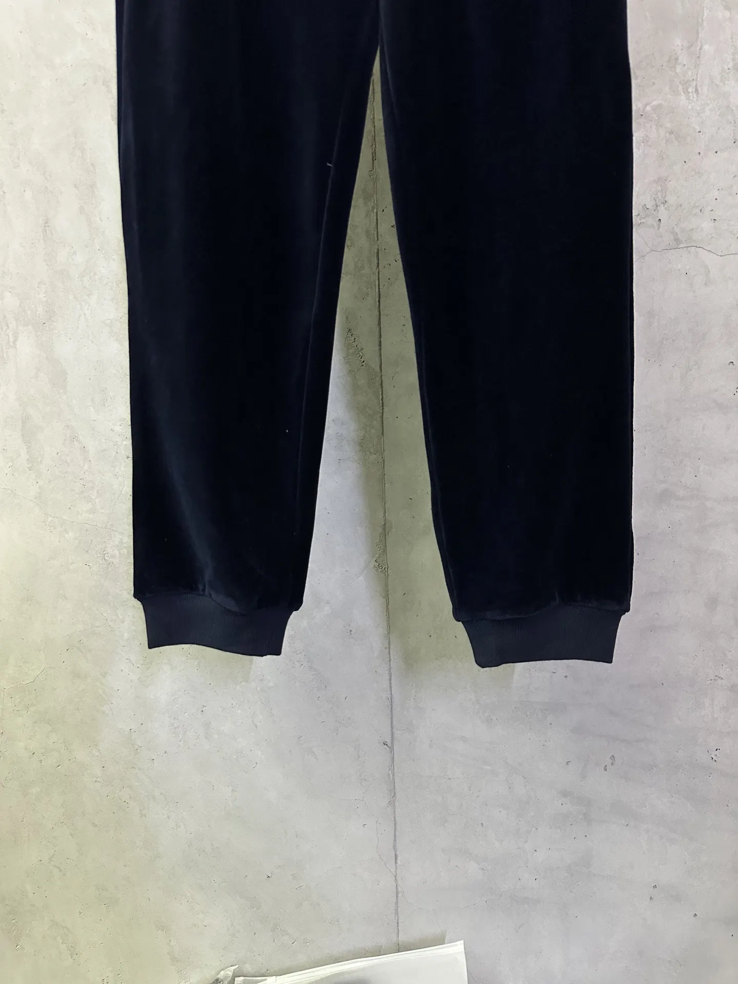 Logo-Patch Cotton-Velvet Sweatpants D31012488 — view 4