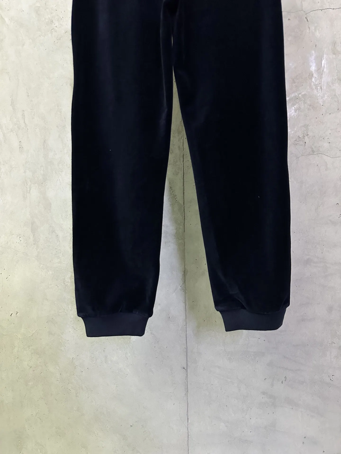 Logo-Patch Cotton-Velvet Sweatpants D31012488 — view 6