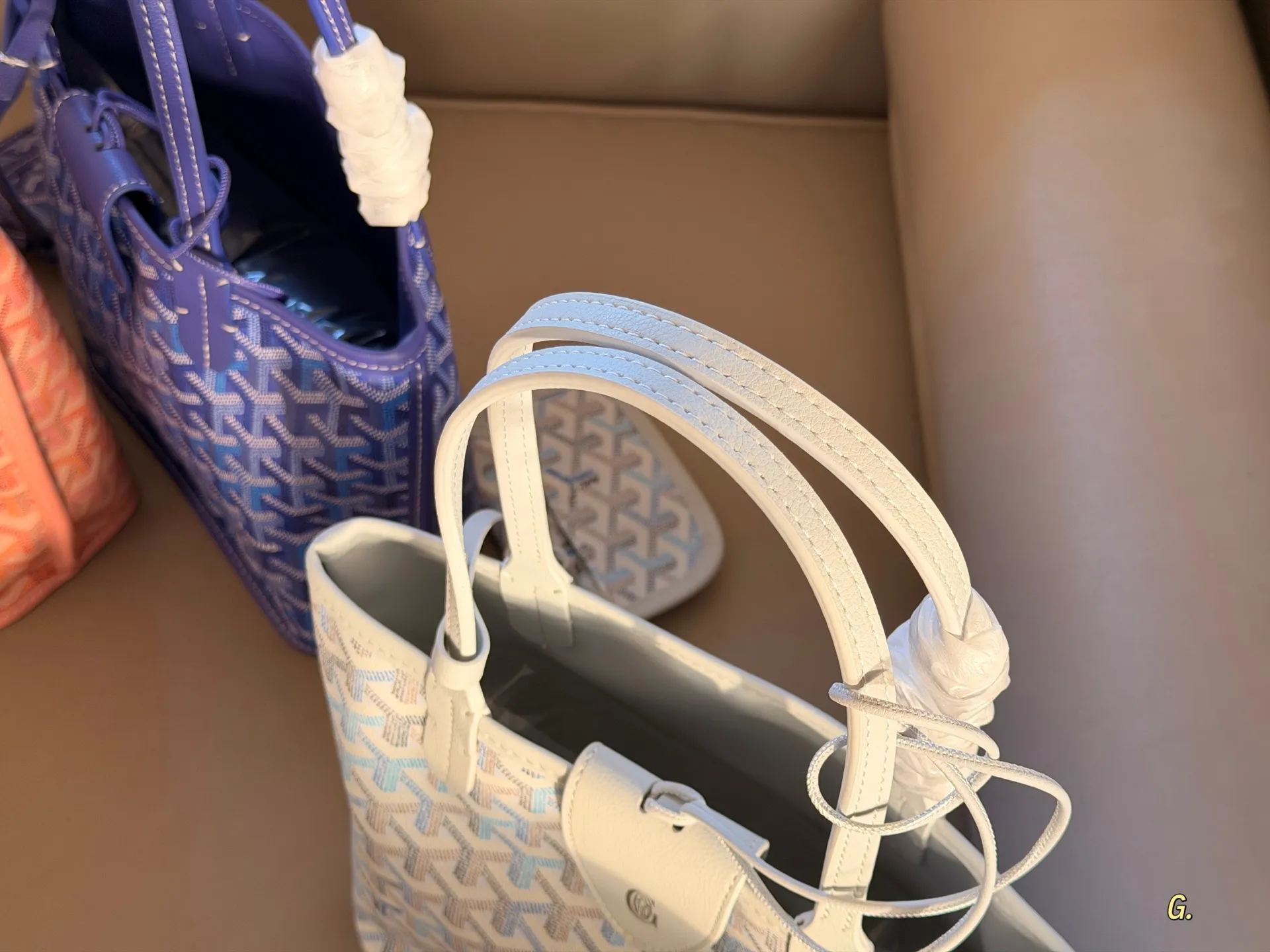 Goyard Mini Reversible Tote Bag D31018437 — view 3