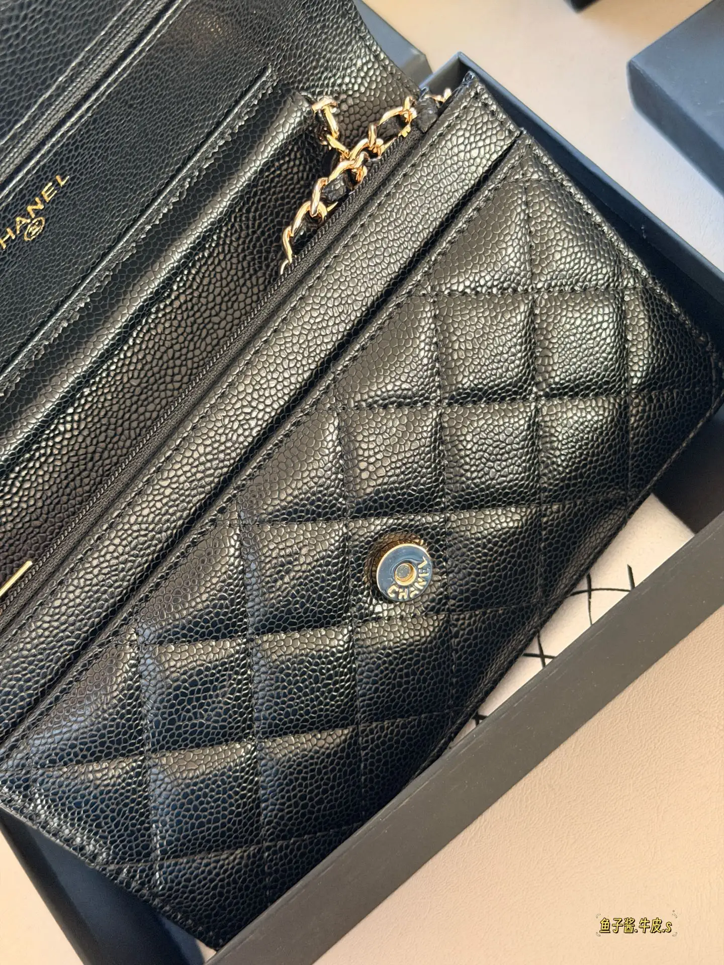 Quilted Caviar Leather Wallet on Chain D31018161 — view 6