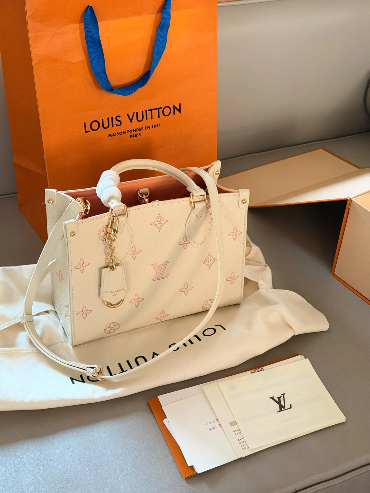 Monogram Empreinte OnTheGo Tote Bag D31018242 — view 2