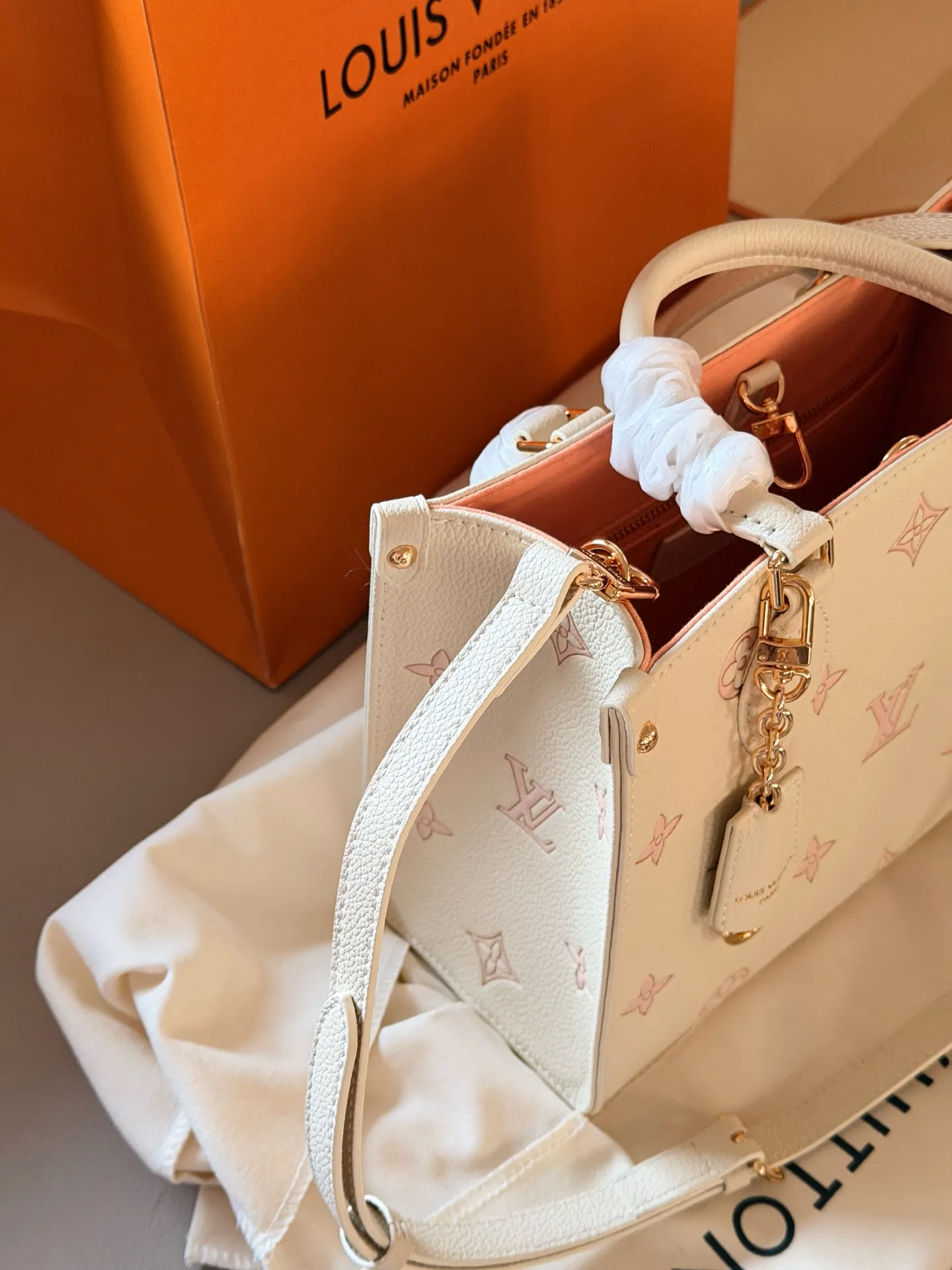 Monogram Empreinte OnTheGo Tote Bag D31018242 — view 5