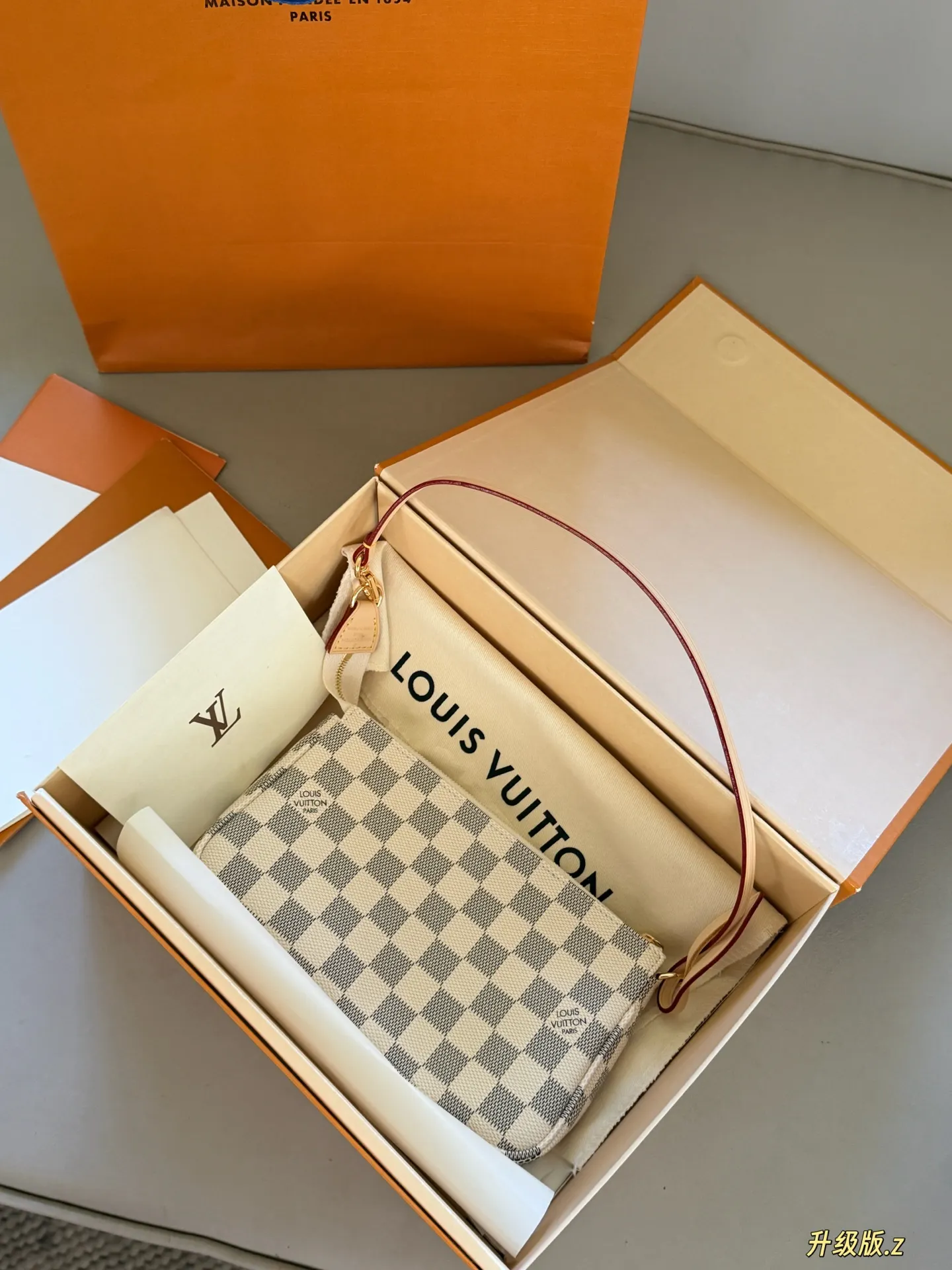 Damier Azur Pochette Accessoires Bag D31018431 — view 2