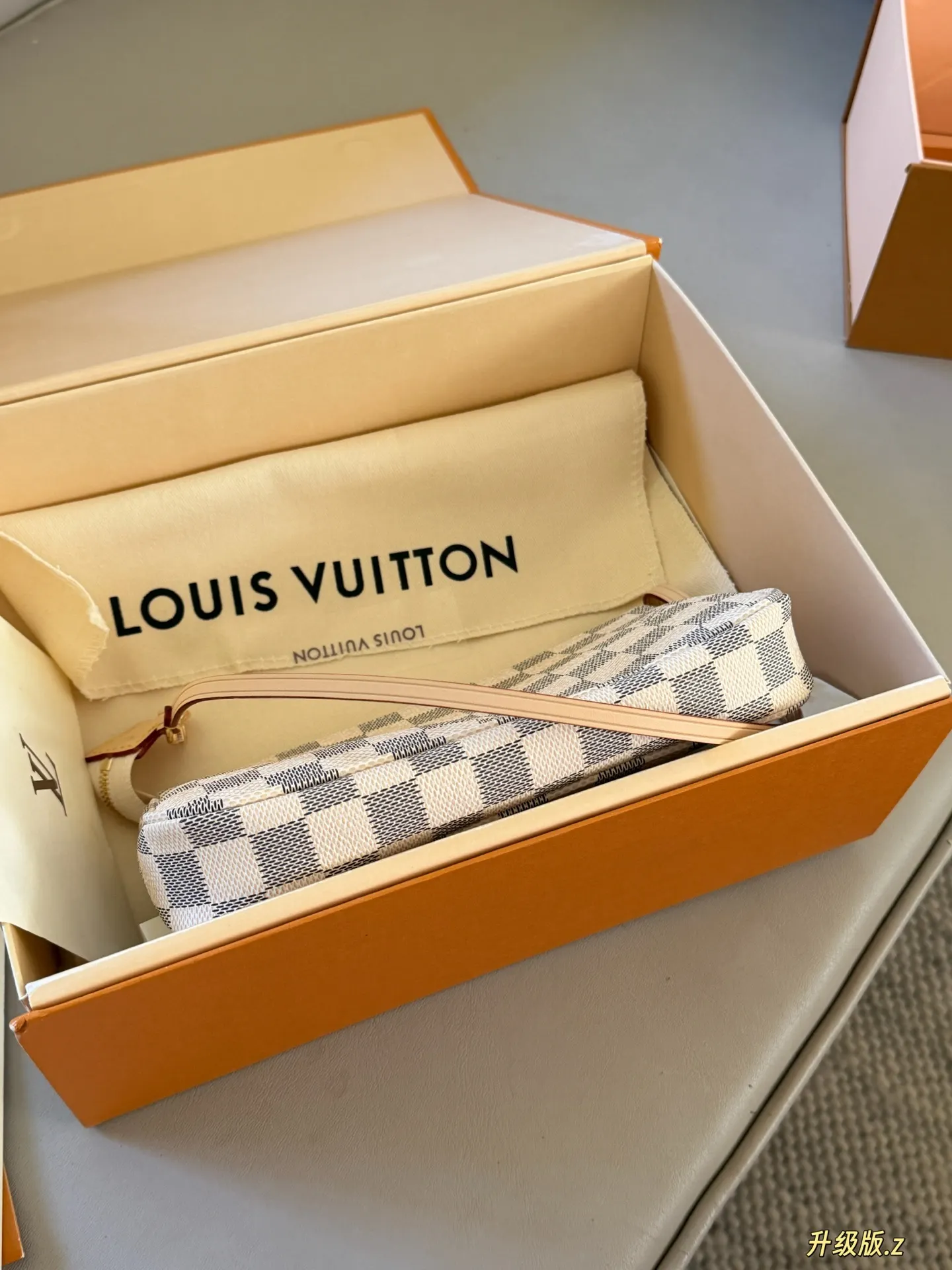 Damier Azur Pochette Accessoires Bag D31018431 — view 5