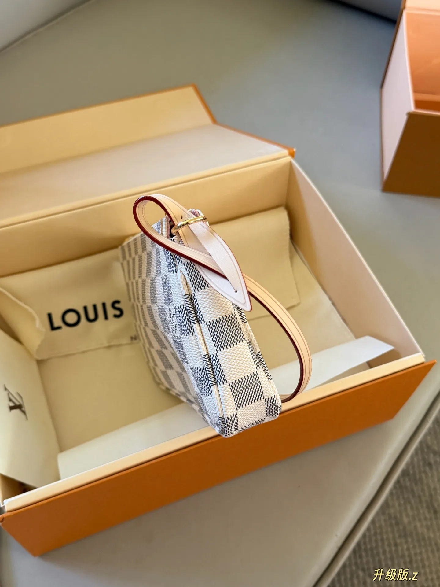 Damier Azur Pochette Accessoires Bag D31018431 — view 6