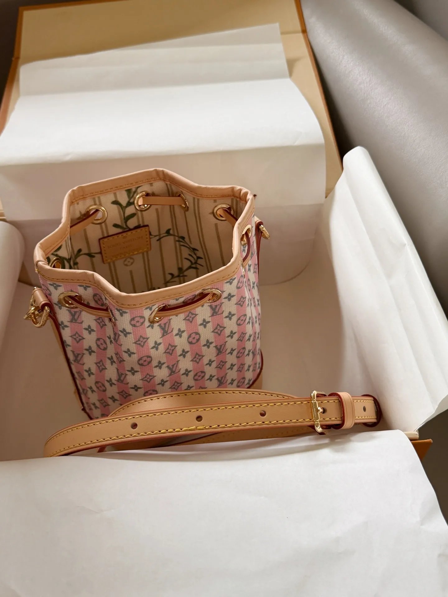 Monogram Canvas Bucket Bag D31018315 — view 3