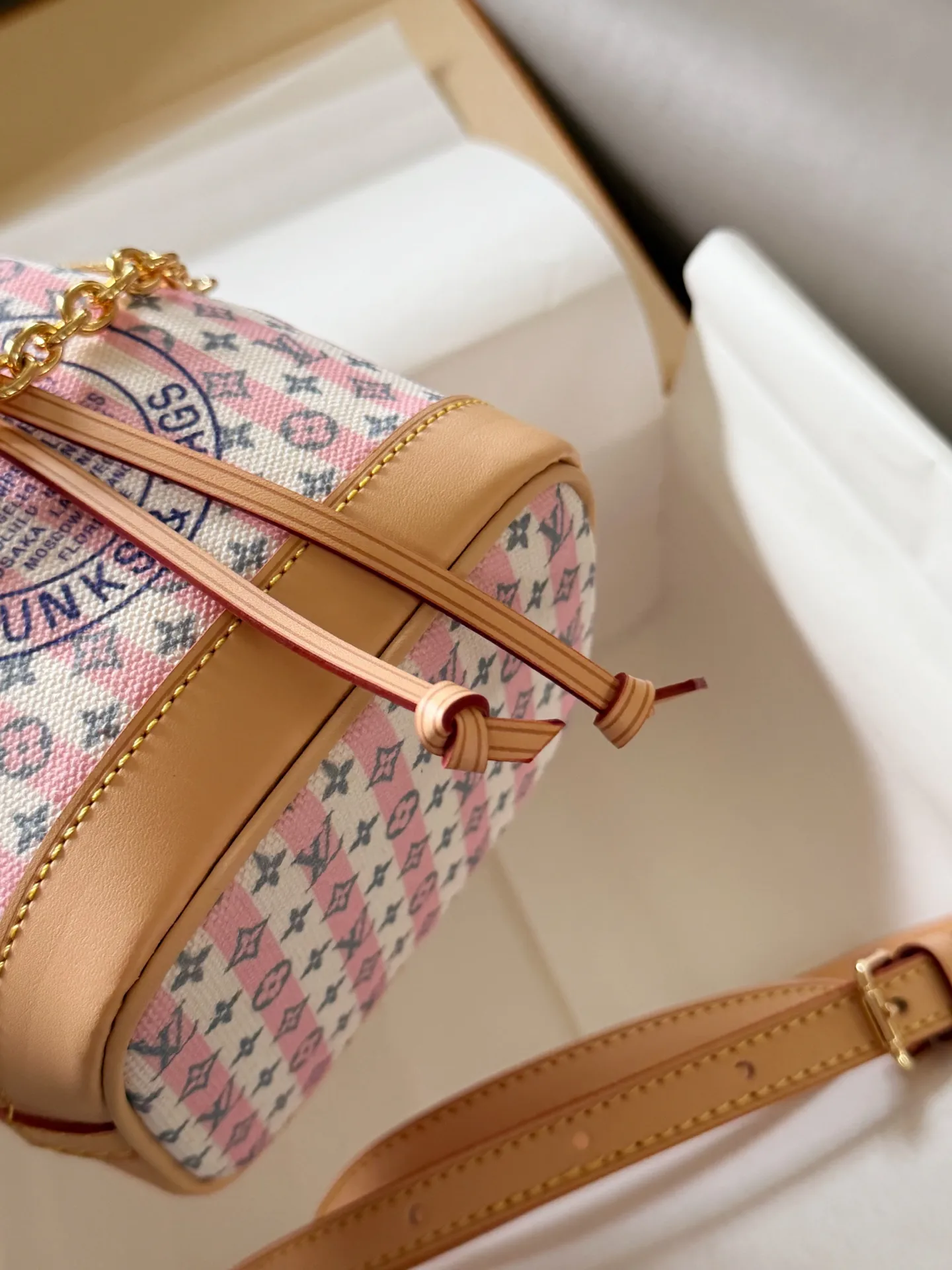 Monogram Canvas Bucket Bag D31018315 — view 4