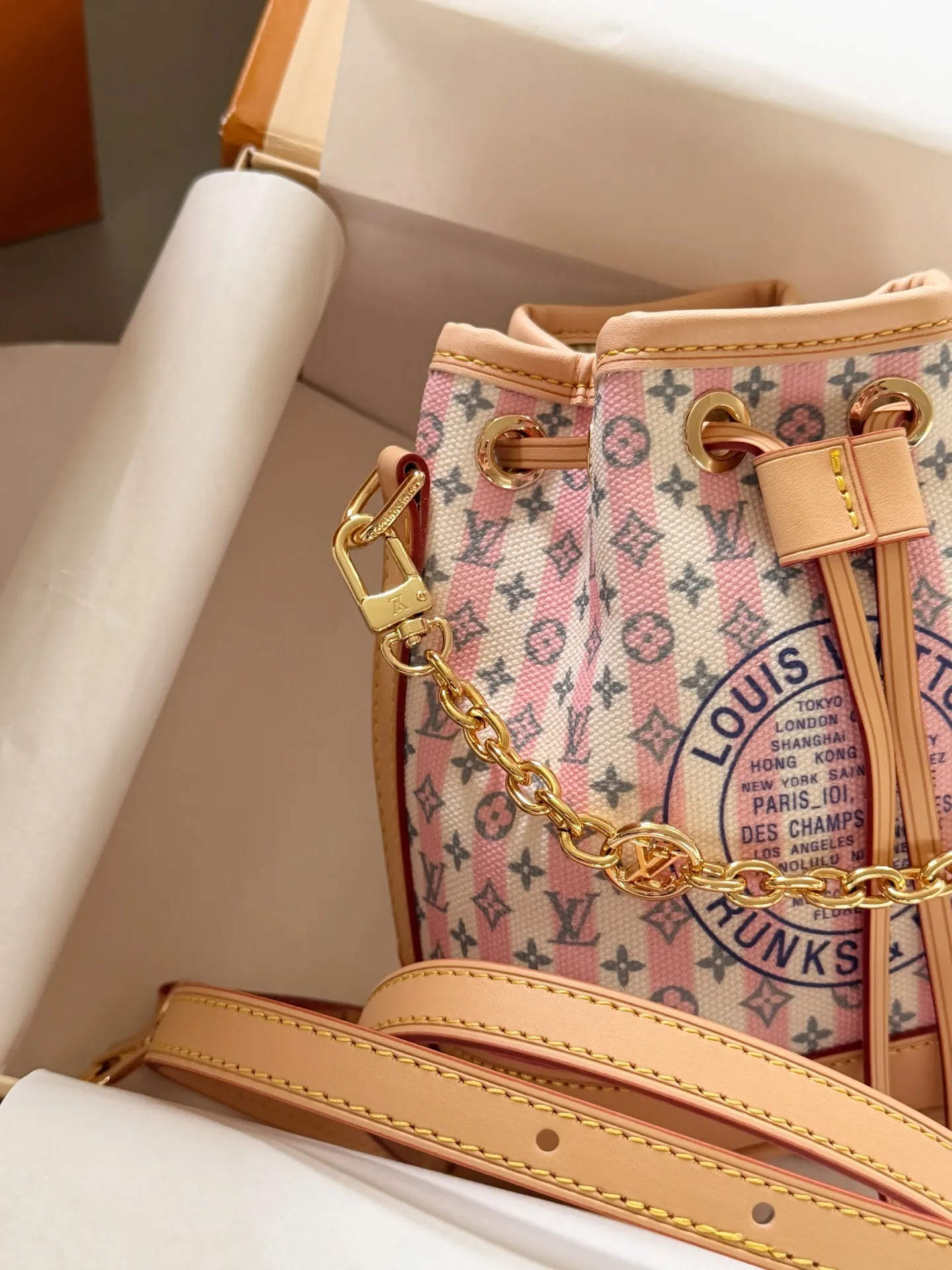 Monogram Canvas Bucket Bag D31018315 — view 5