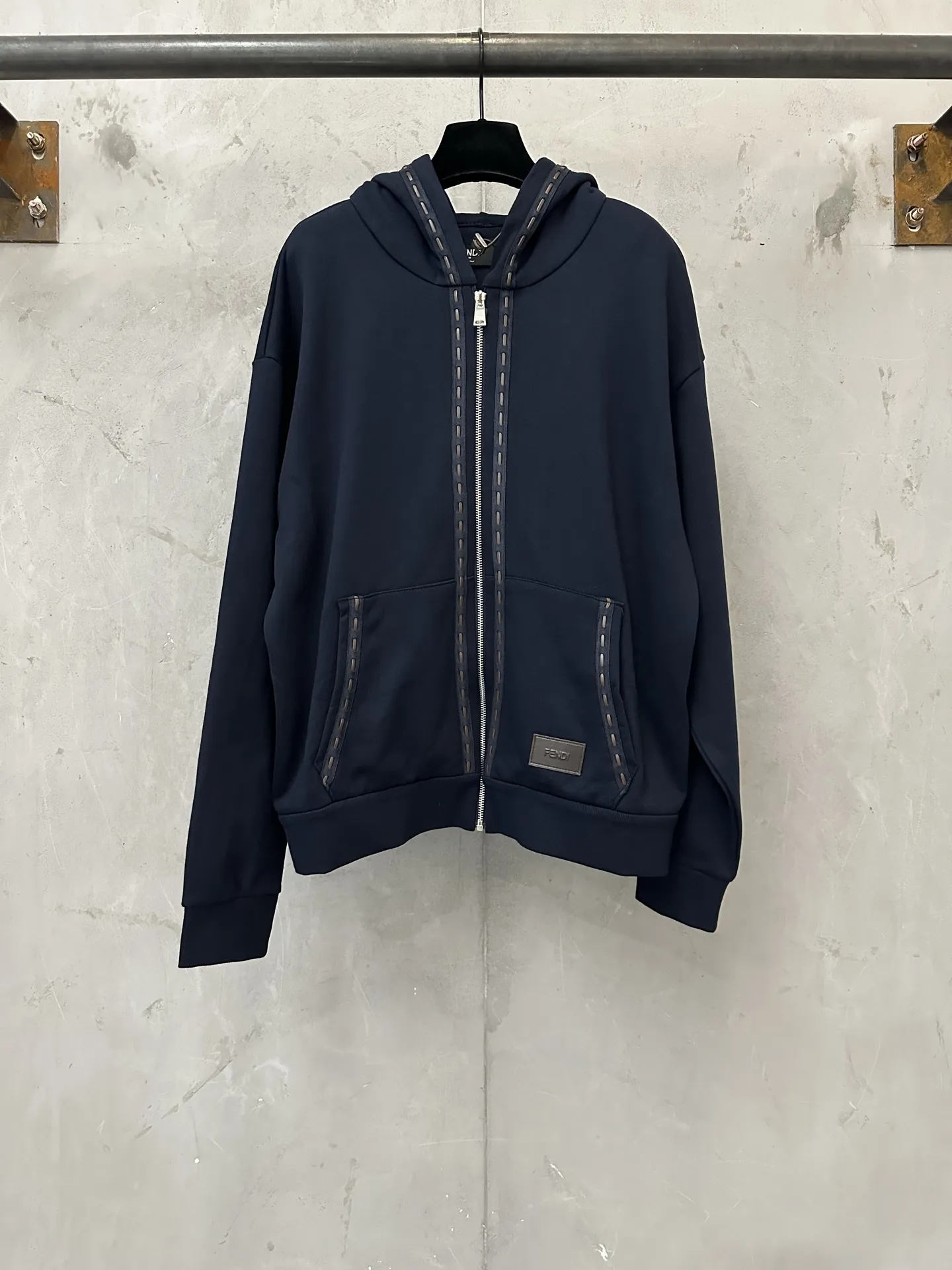 Logo-Patch Zip-Up Cotton Hoodie D31518884