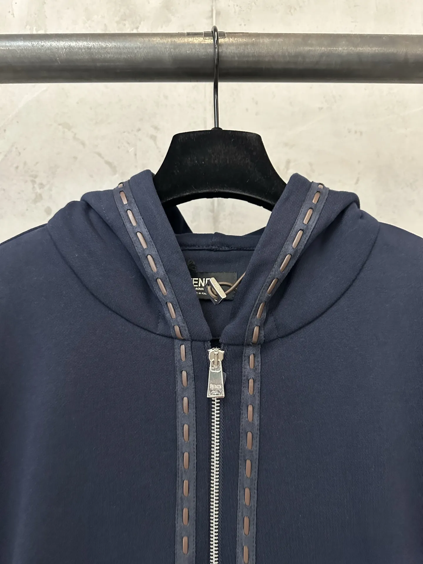 Logo-Patch Zip-Up Cotton Hoodie D31518884 — view 5