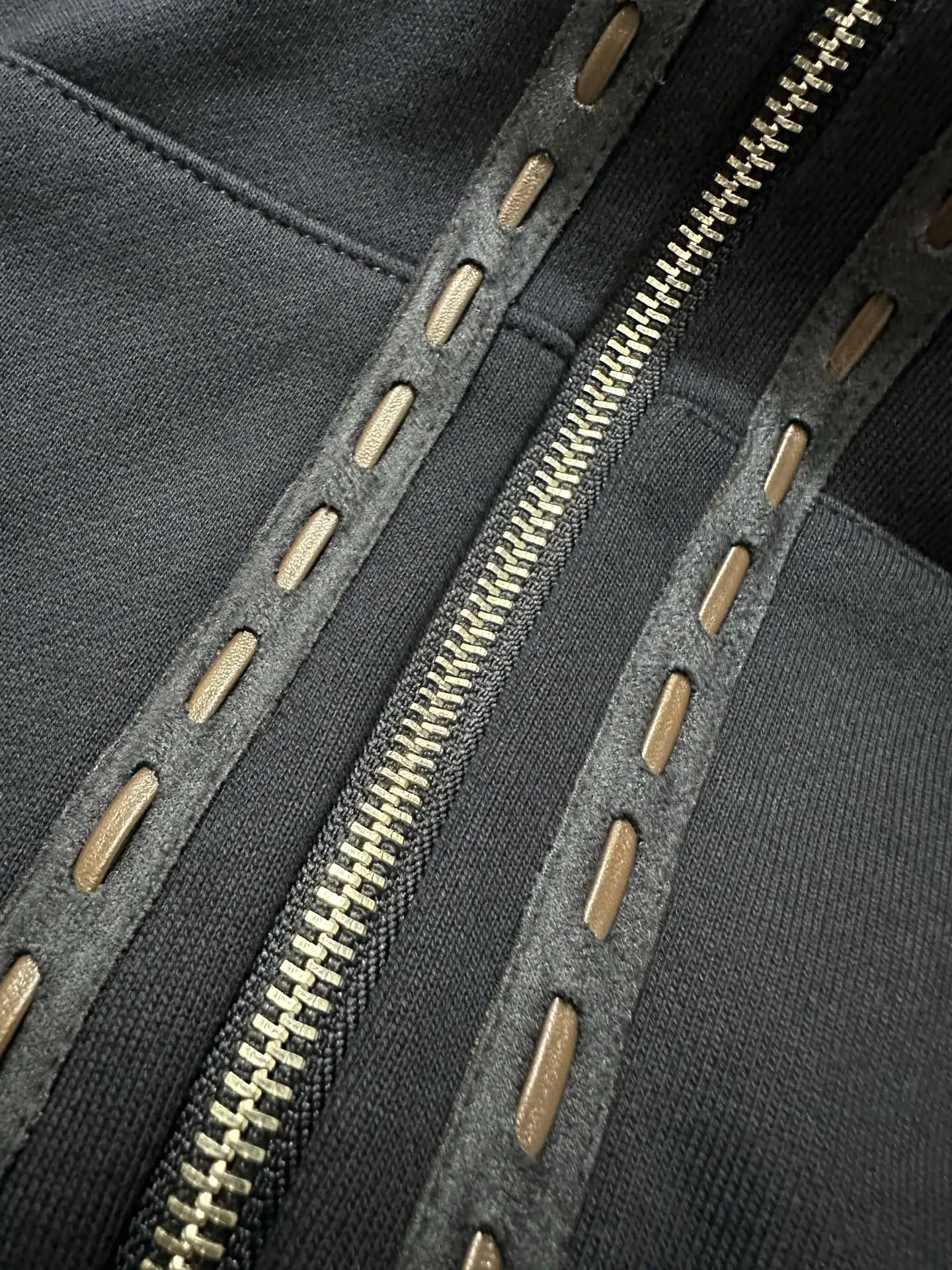 Logo-Patch Zip-Up Cotton Hoodie D31518884 — view 8