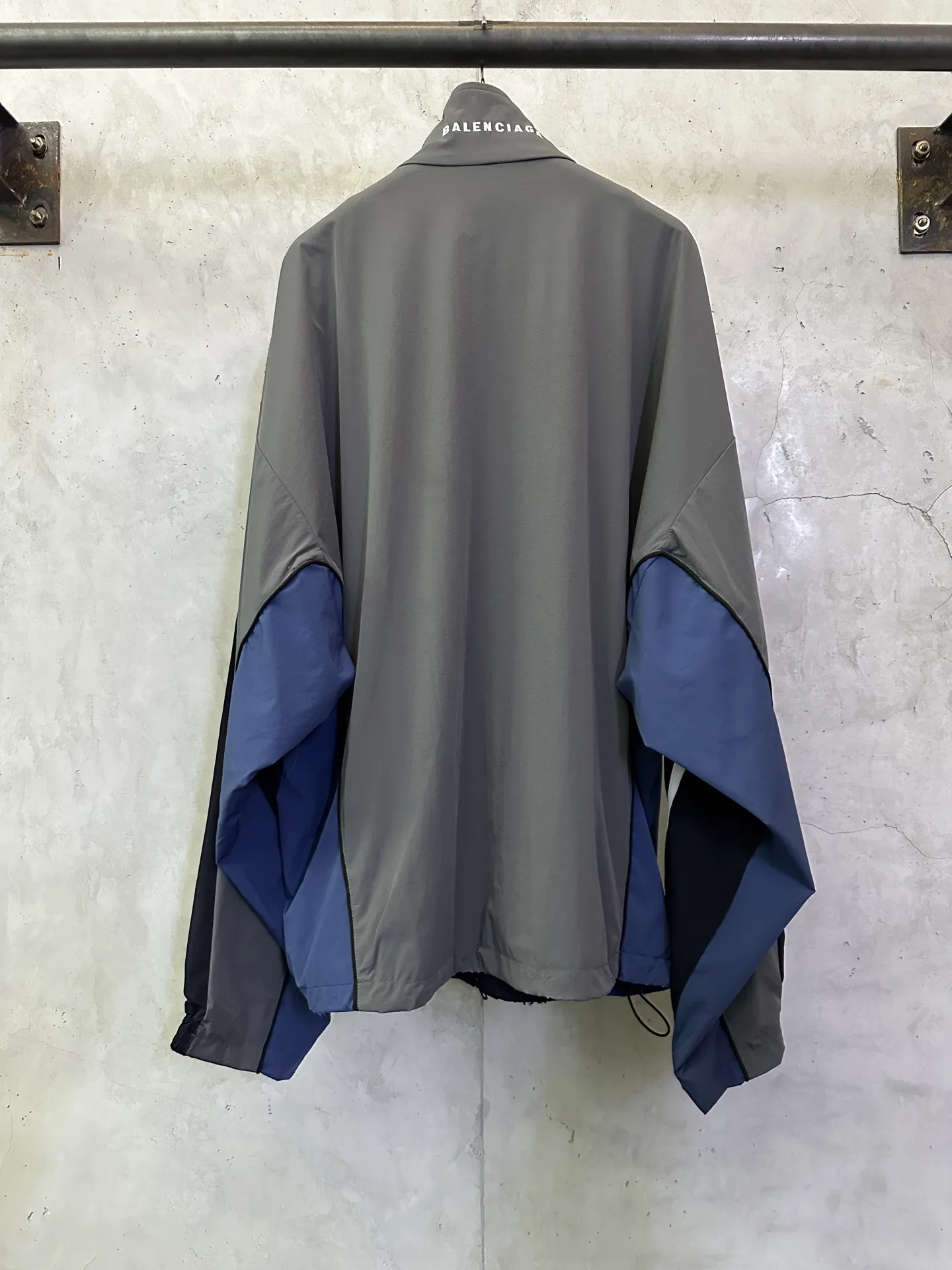 Color-Block Oversized Track Jacket D32012405 — view 2