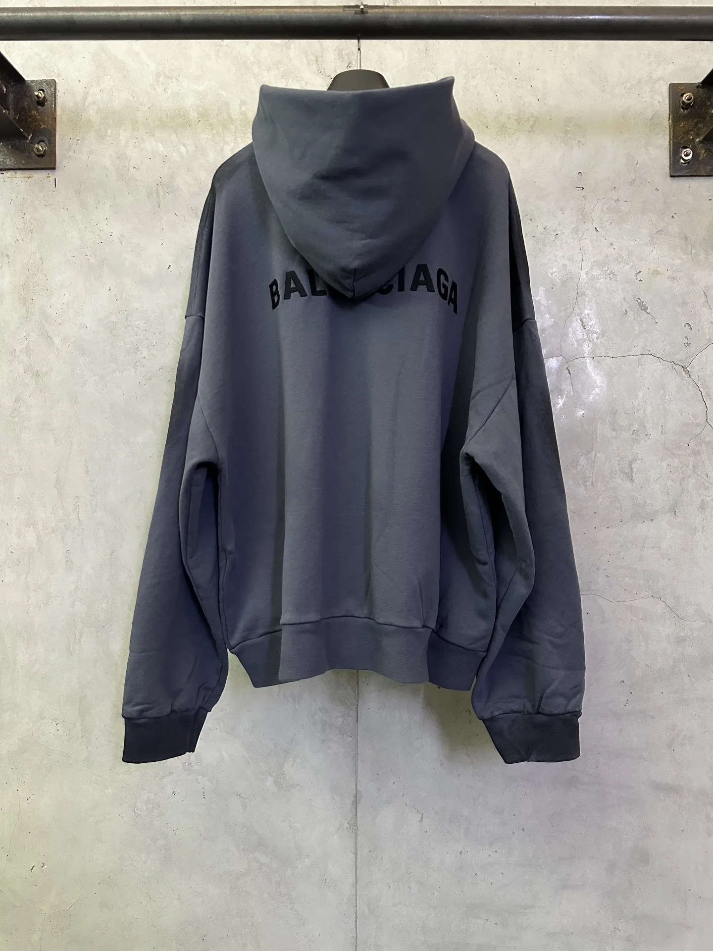 Logo-Embroidered Distressed Zip-Up Hoodie D32011497 — view 2