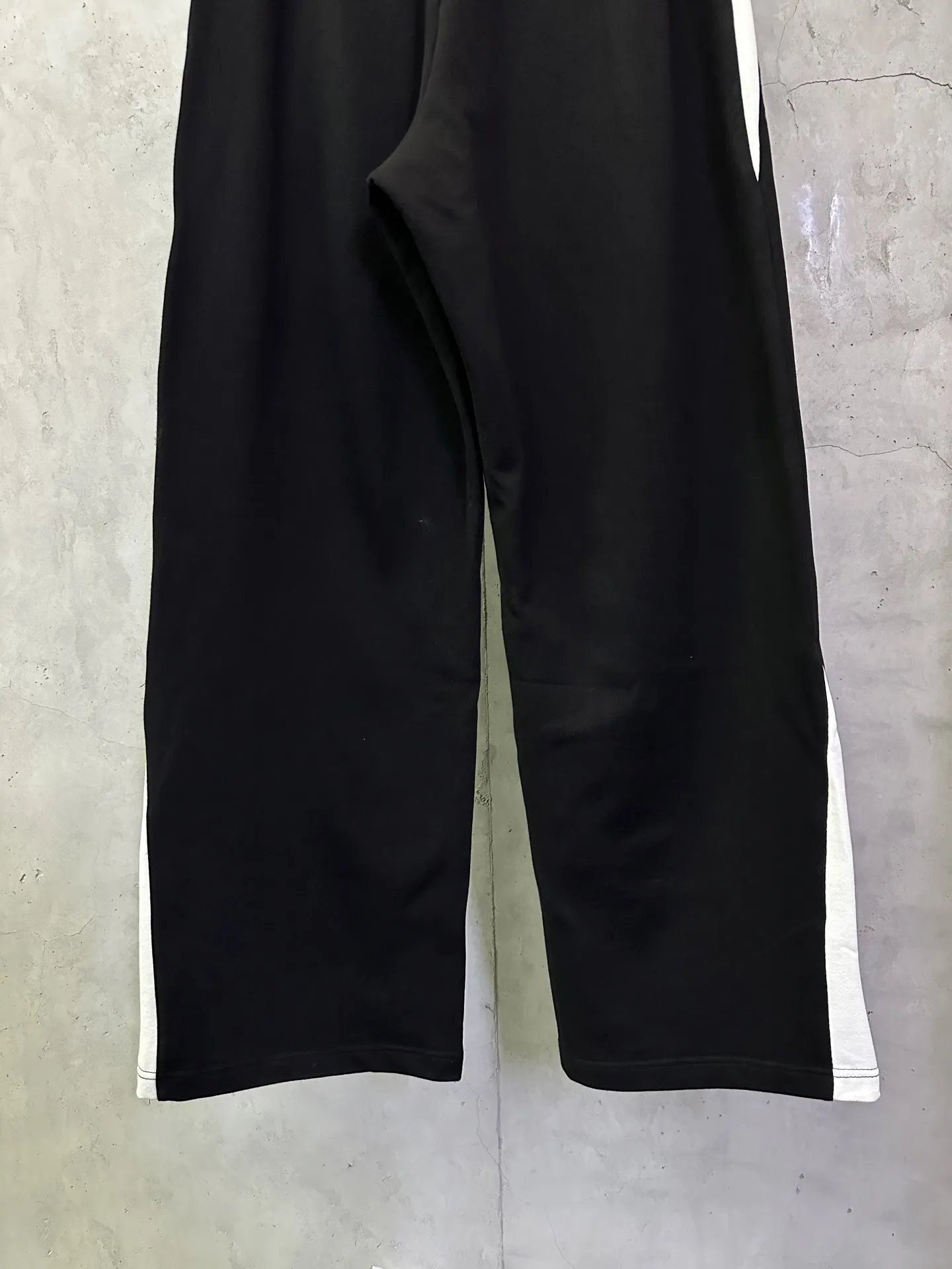 Balenciaga x NBA Embroidered Wide-Leg Sweatpants D32012353 — view 6