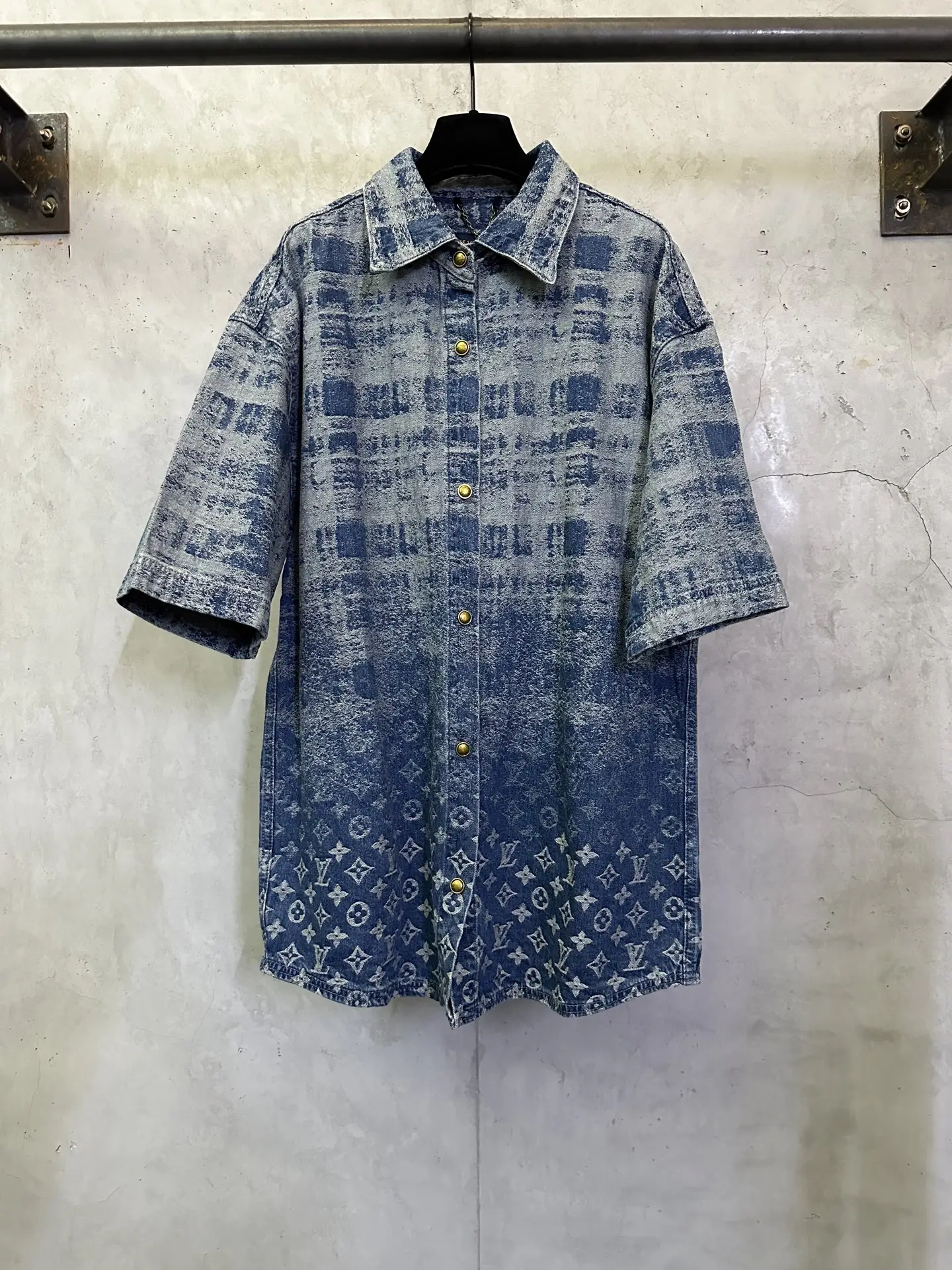 Monogram Jacquard Denim Short-Sleeve Shirt D32012344