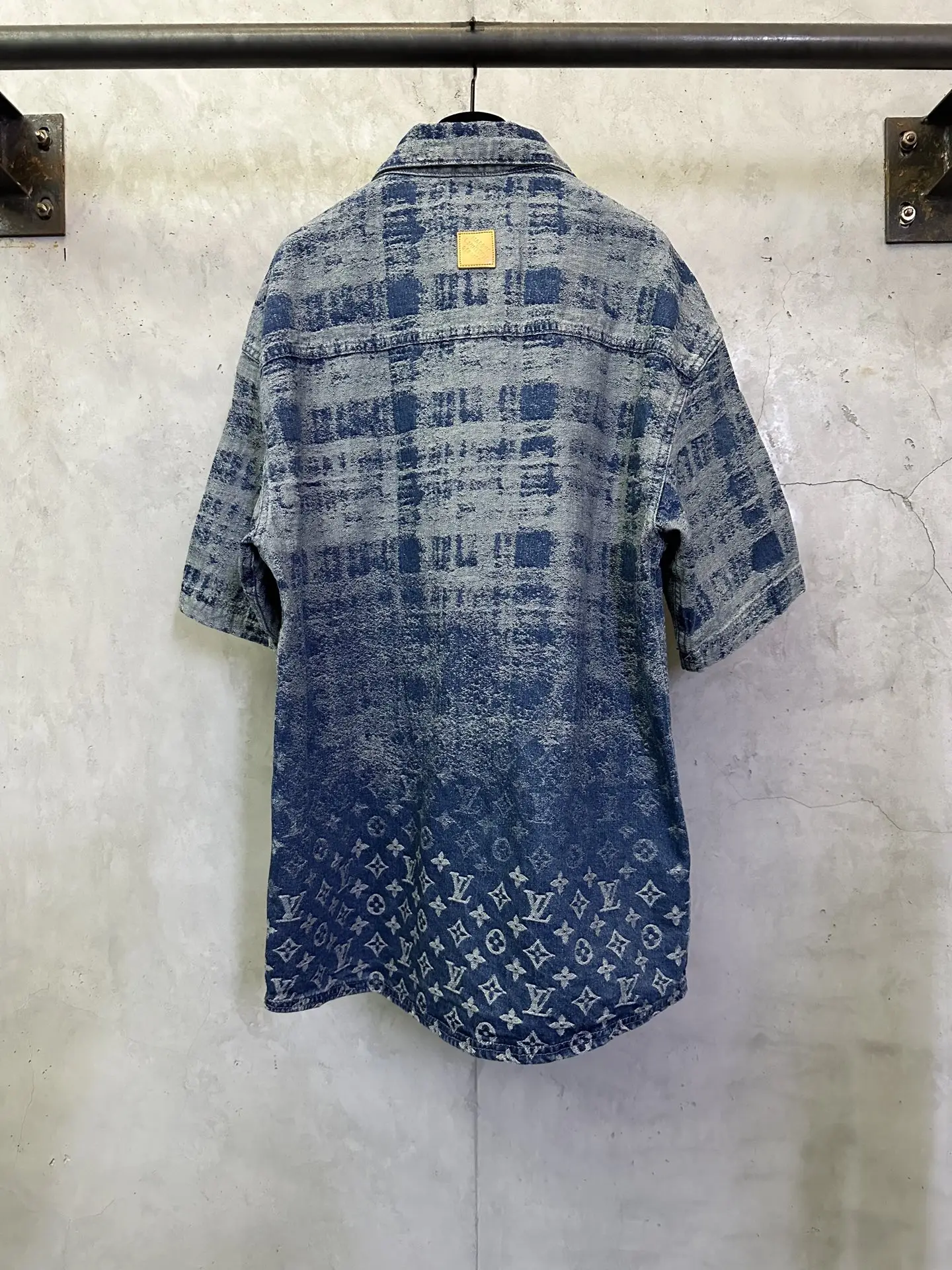 Monogram Jacquard Denim Short-Sleeve Shirt D32012344 — view 2