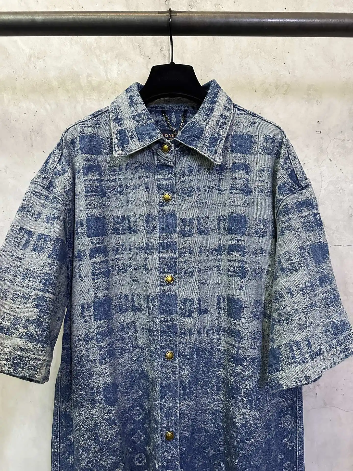 Monogram Jacquard Denim Short-Sleeve Shirt D32012344 — view 3