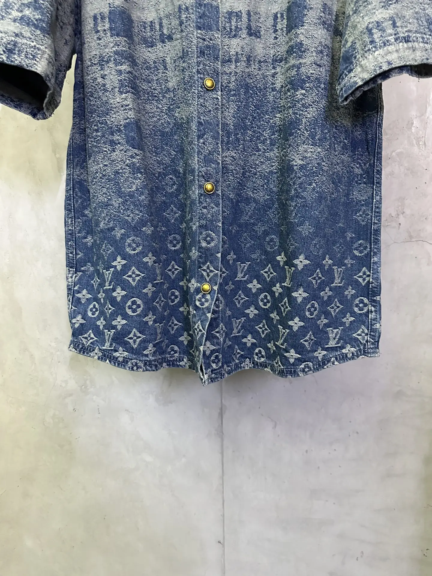 Monogram Jacquard Denim Short-Sleeve Shirt D32012344 — view 6