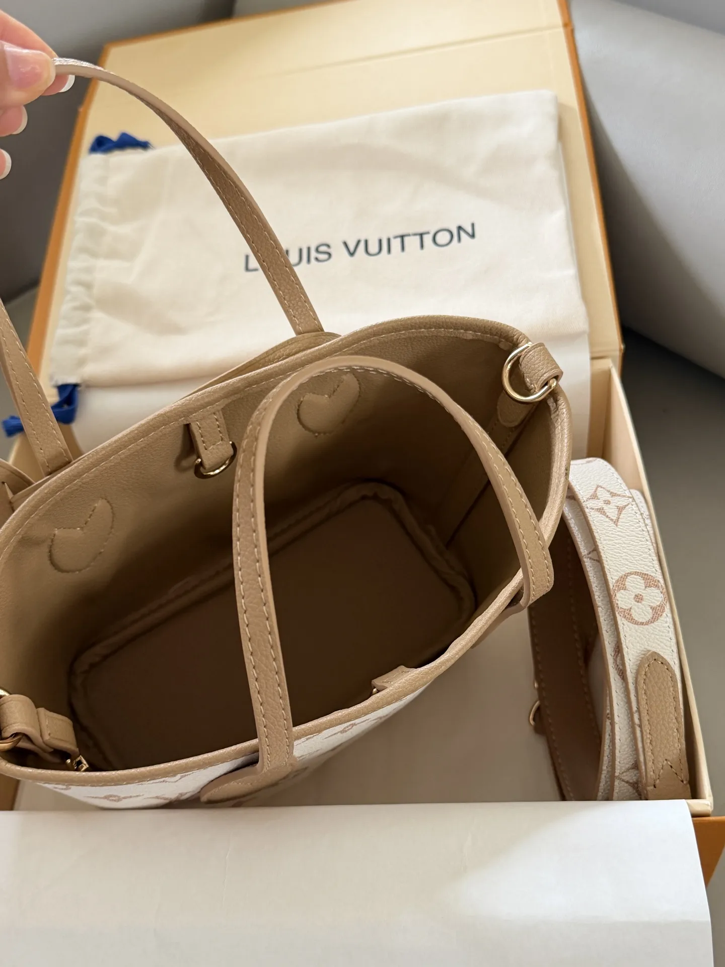 Neverfull BB Monogram Tote Bag D32018318 — view 6