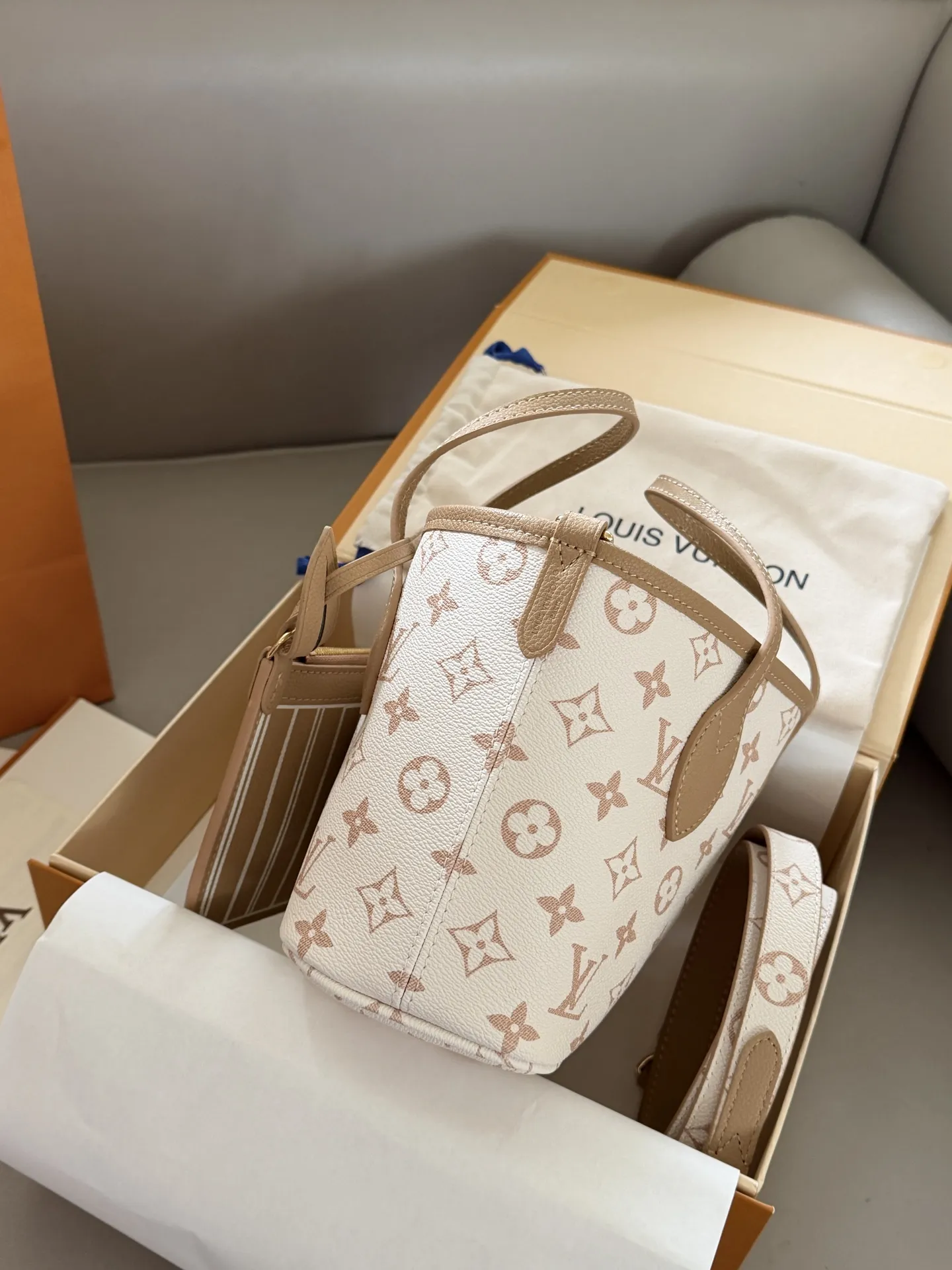 Neverfull BB Monogram Tote Bag D32018318 — view 7
