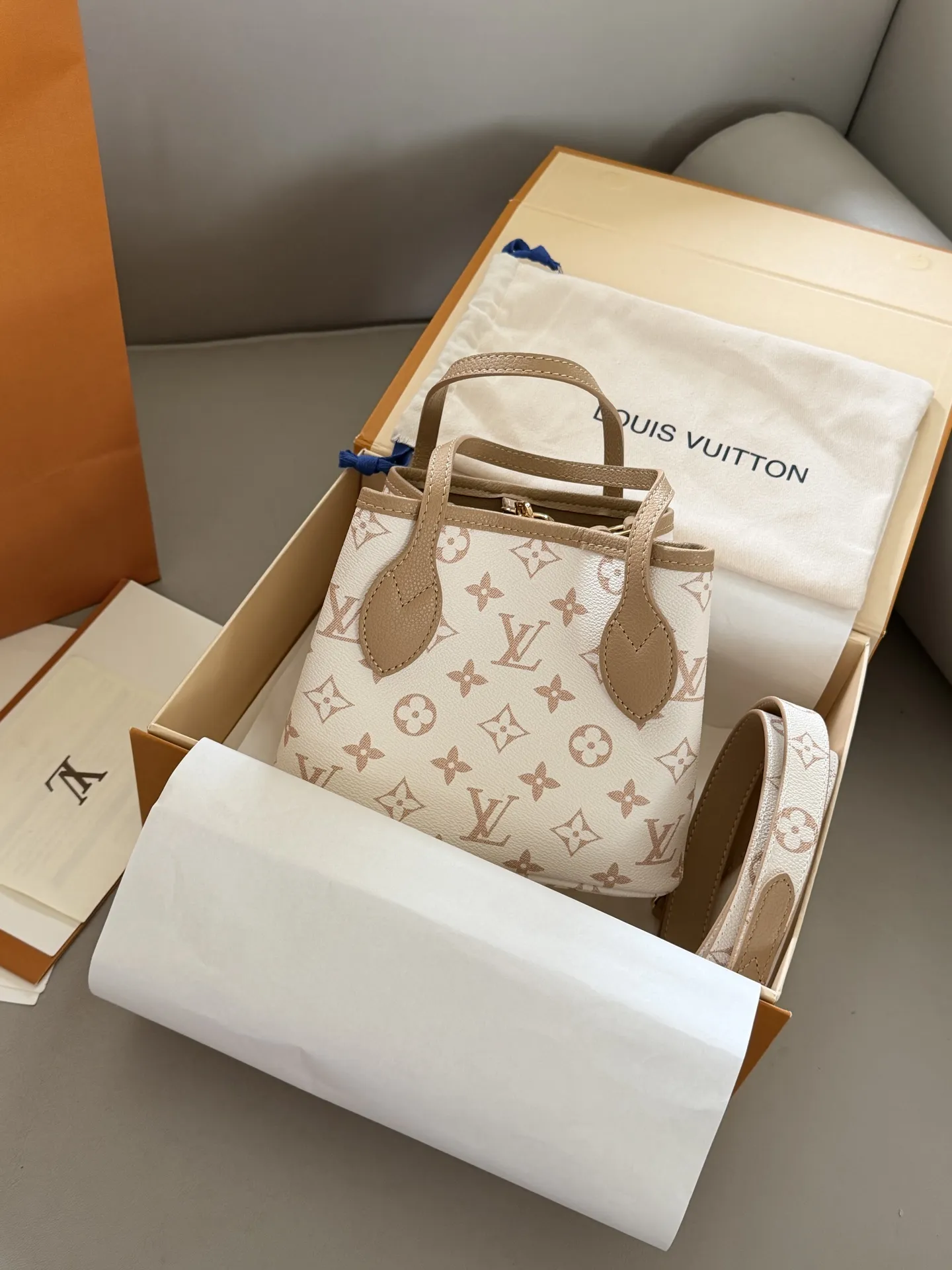 Neverfull BB Monogram Tote Bag D32018318 — view 8