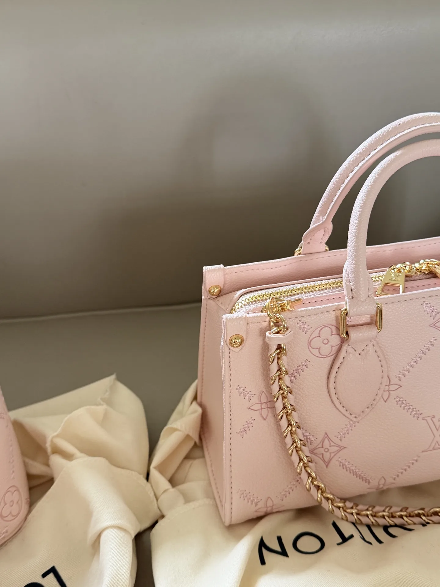 OnTheGo East West Monogram Empreinte Bag D32018072 — view 4