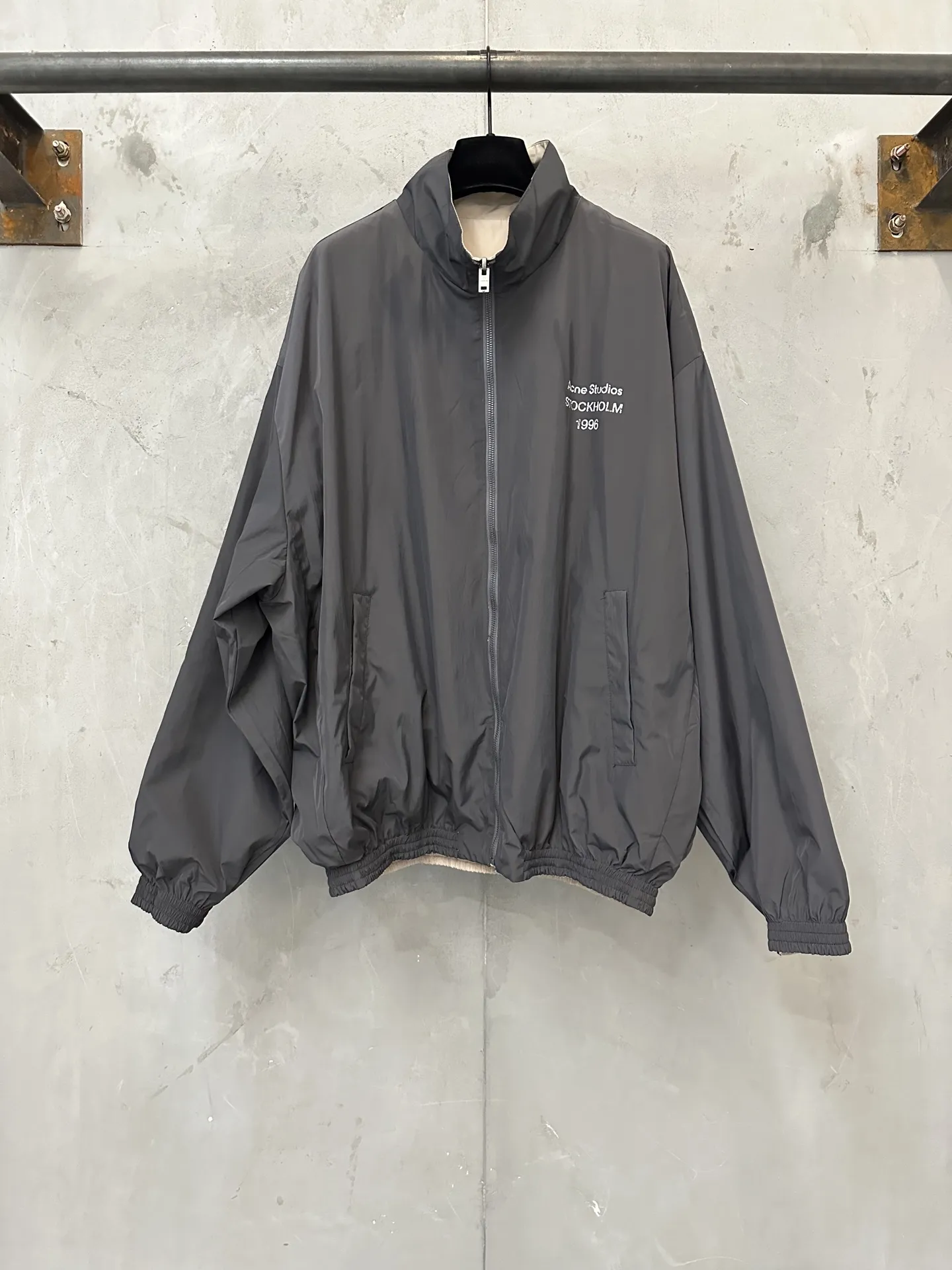 Reversible Logo-Print Crinkled Nylon Jacket D33022245