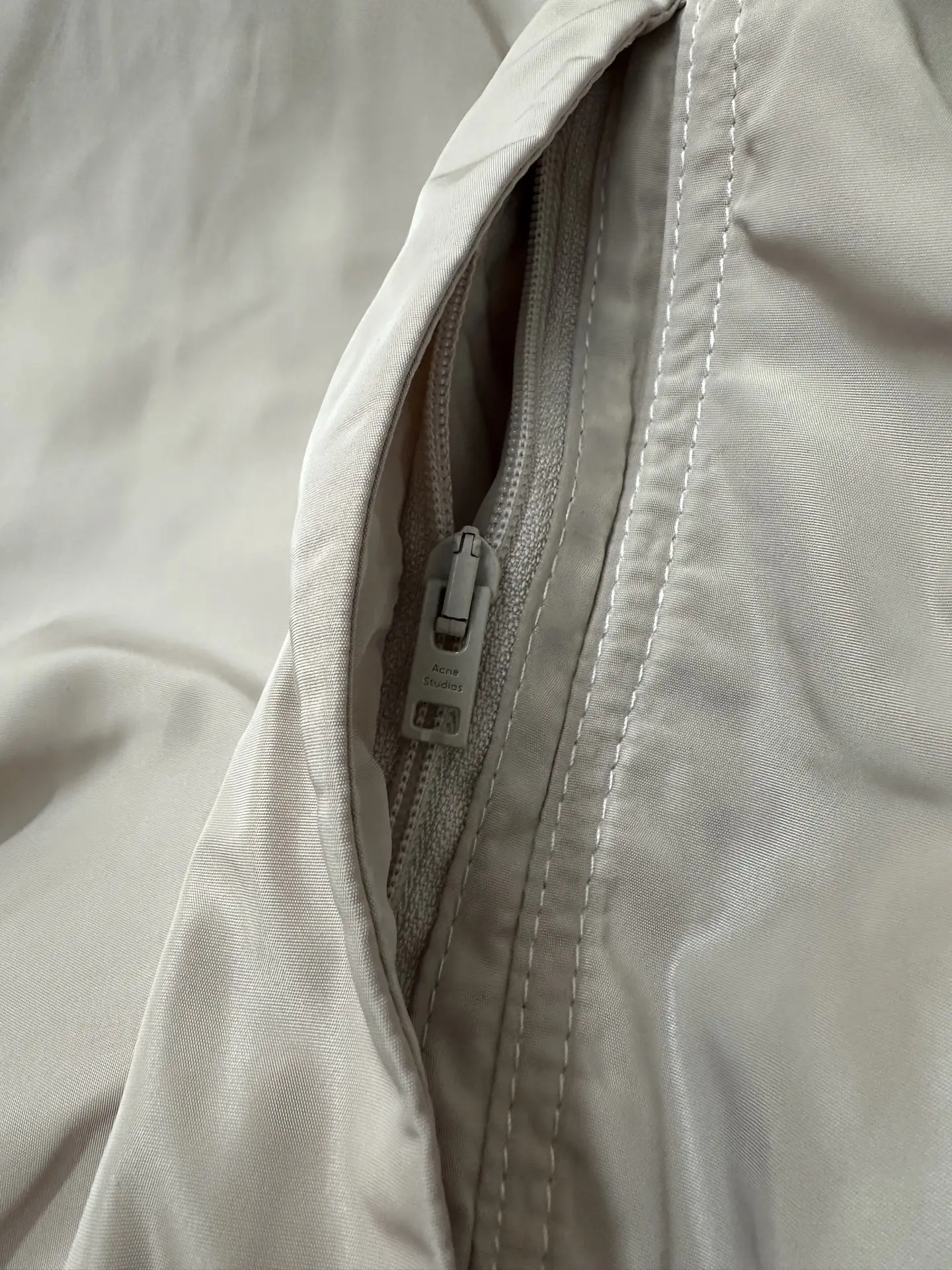 Reversible Logo-Print Crinkled Nylon Jacket D33022245 — view 11