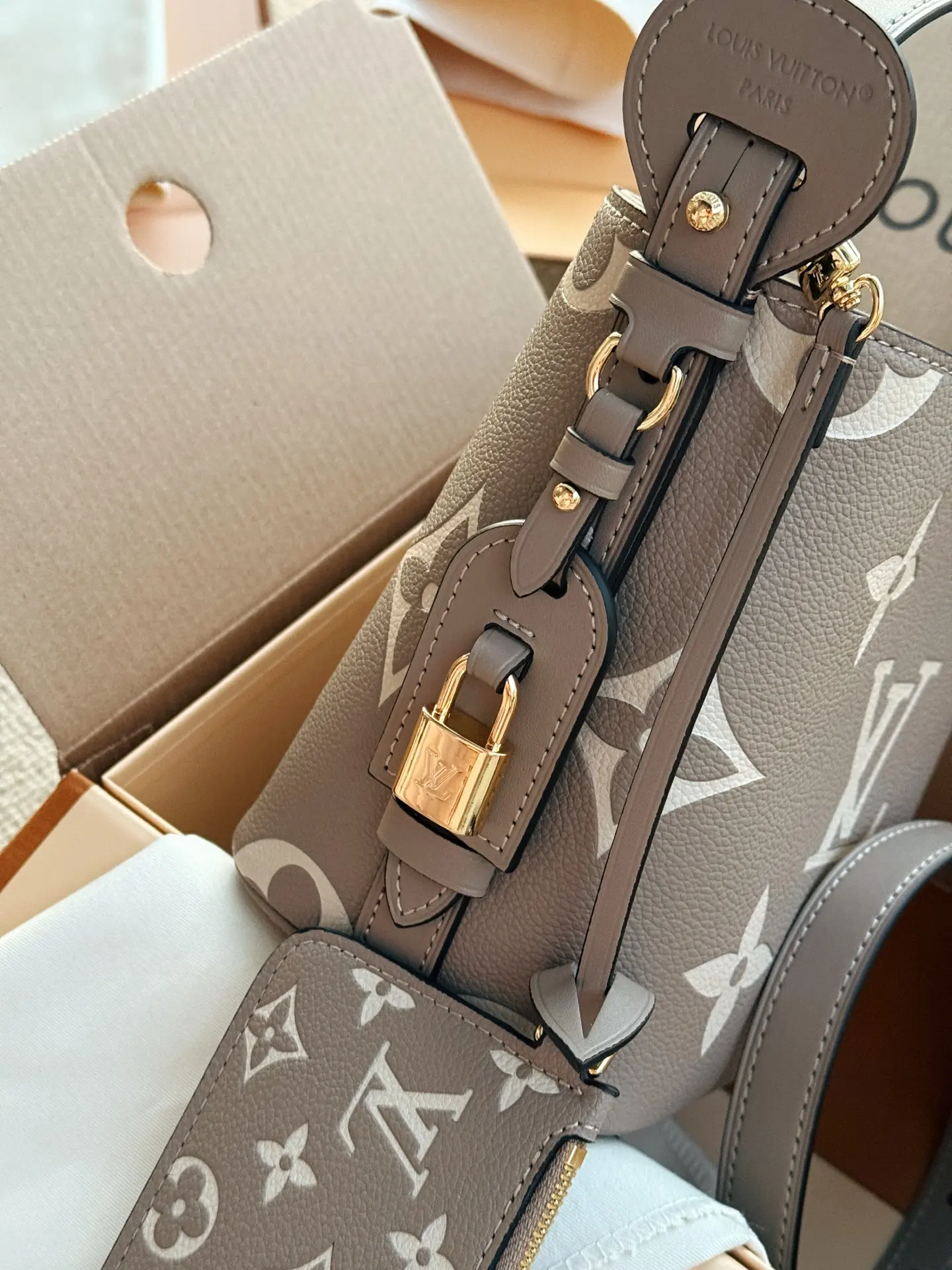 Monogram Empreinte All In BB Bucket Bag D33018099 — view 6