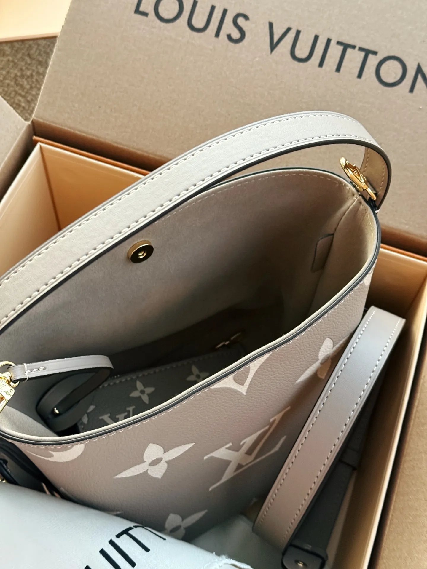 Monogram Empreinte All In BB Bucket Bag D33018099 — view 7