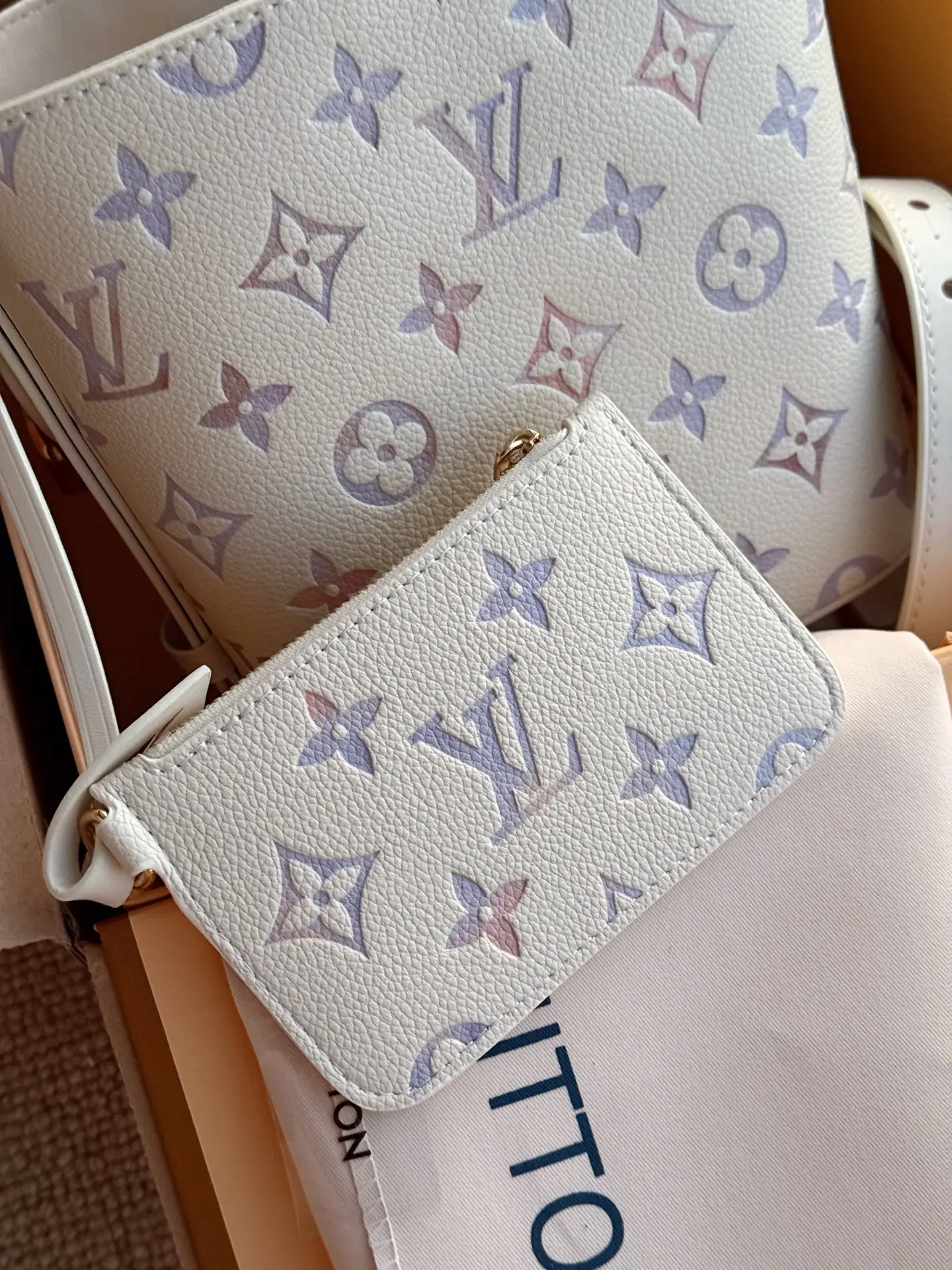 LV All In BB Monogram Bucket Bag D33018091 — view 3