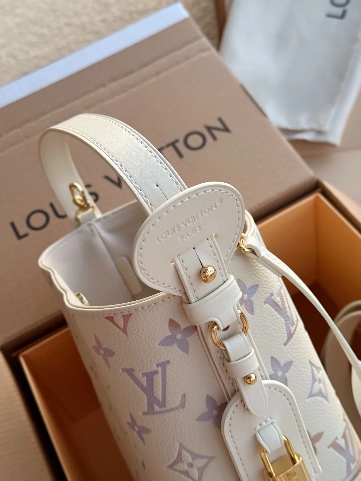 LV All In BB Monogram Bucket Bag D33018091 — view 5