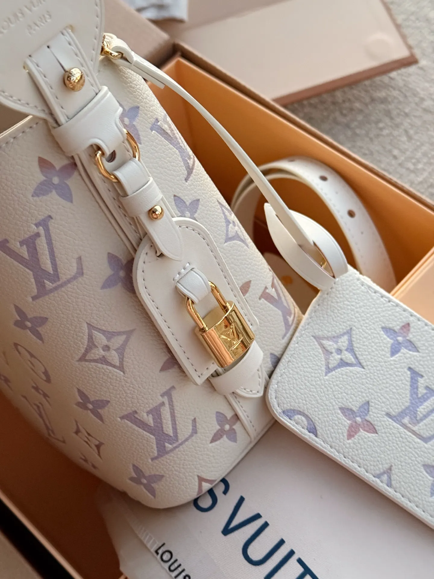 LV All In BB Monogram Bucket Bag D33018091 — view 6