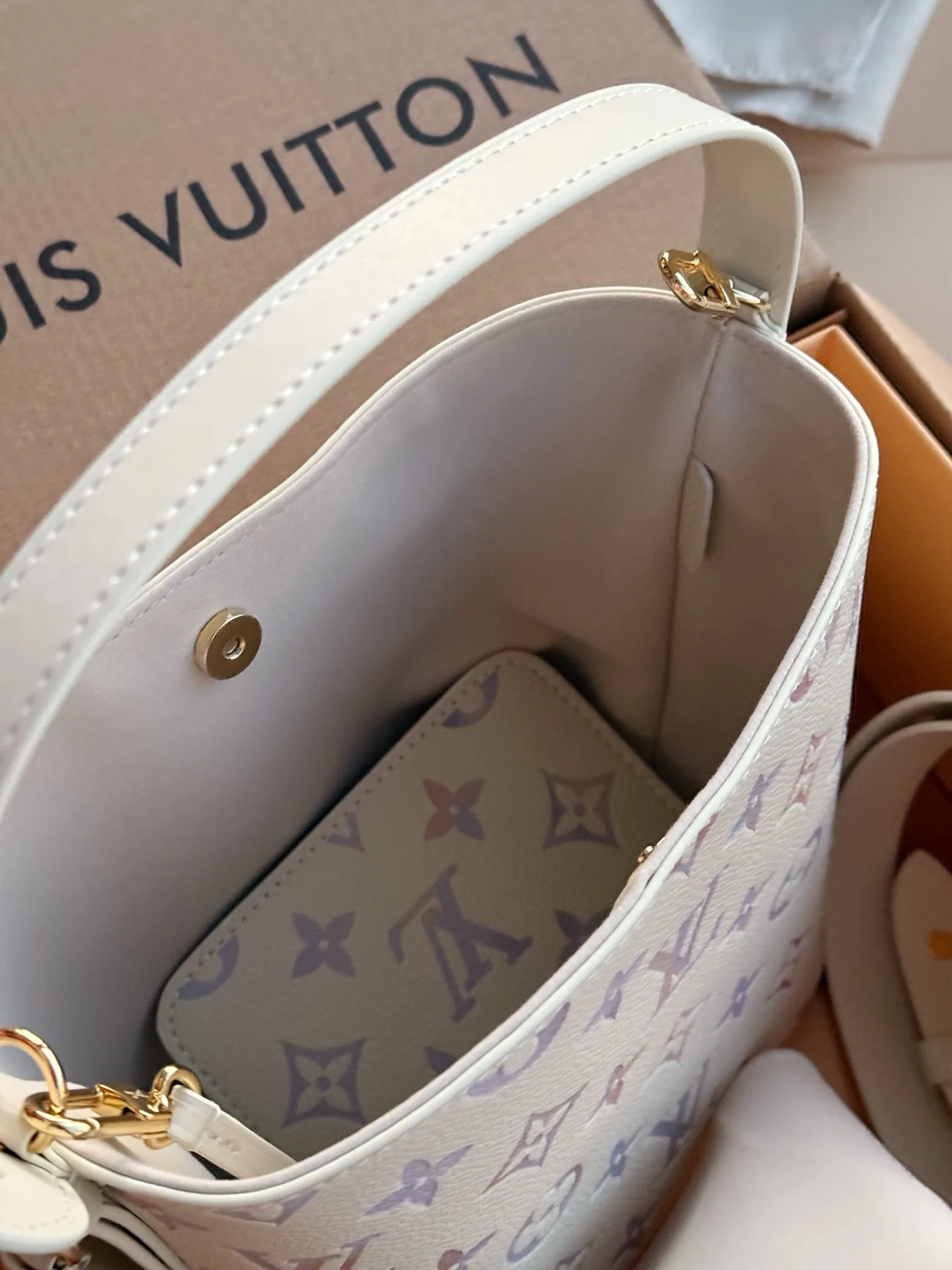 LV All In BB Monogram Bucket Bag D33018091 — view 7
