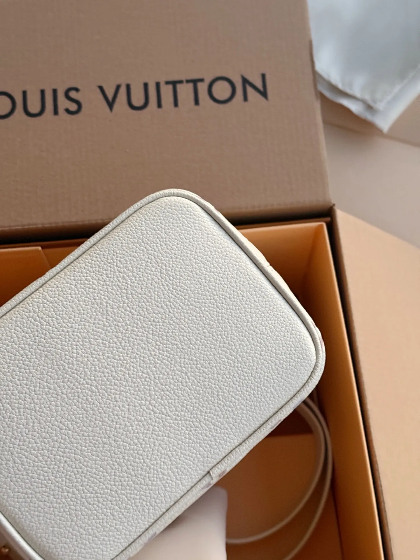 LV All In BB Monogram Bucket Bag D33018091 — view 9