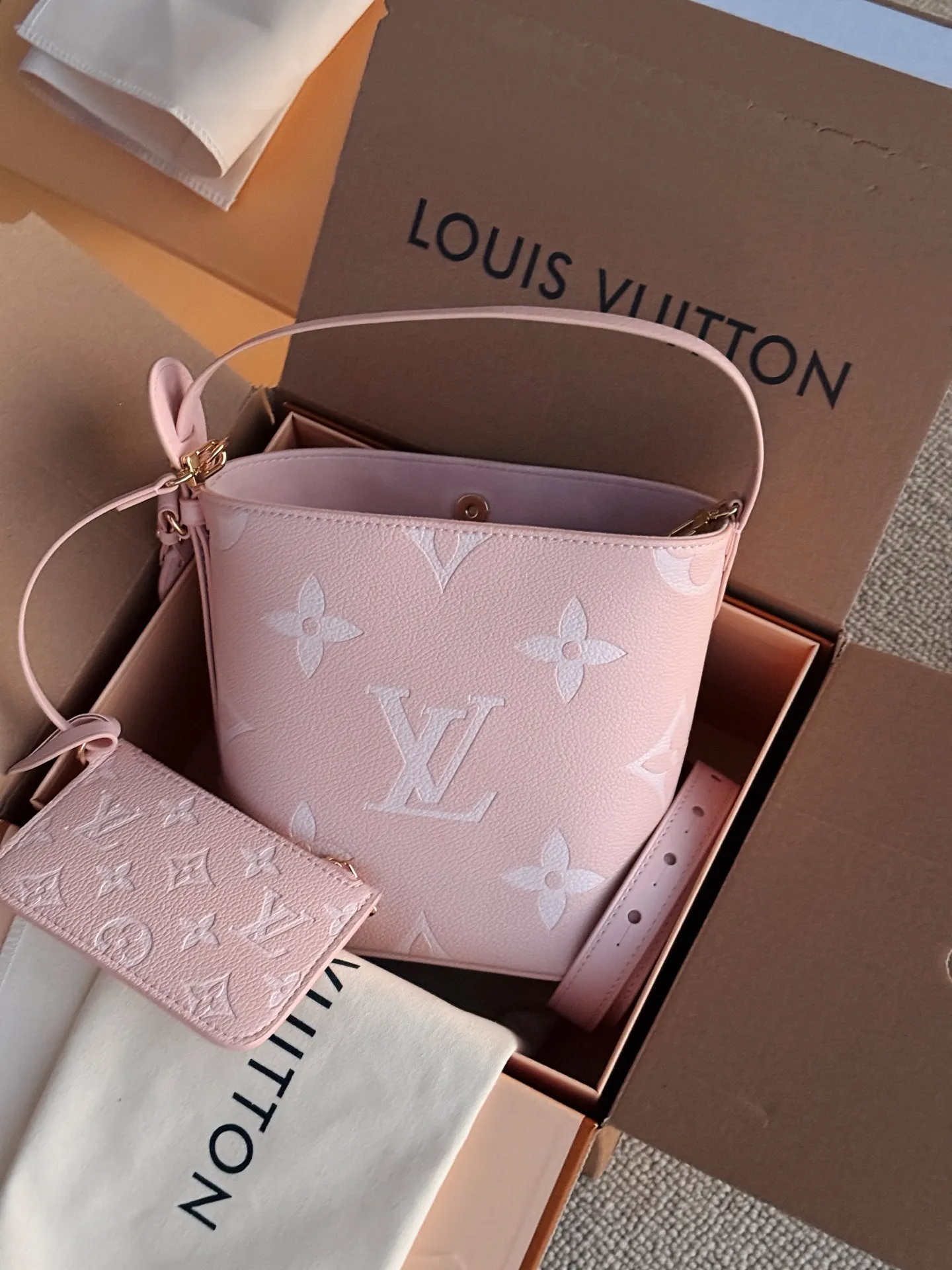 Monogram Empreinte Leather Bucket Bag D33018101 — view 2