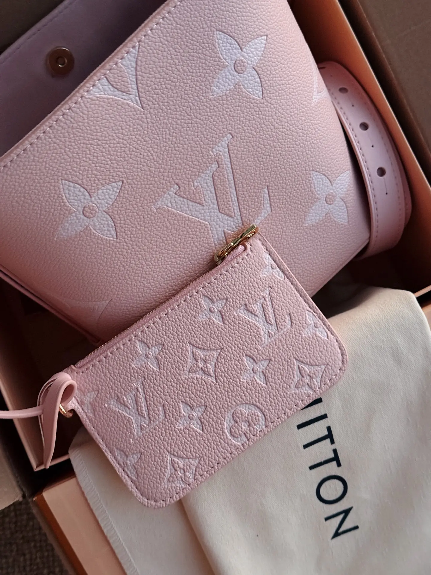 Monogram Empreinte Leather Bucket Bag D33018101 — view 3