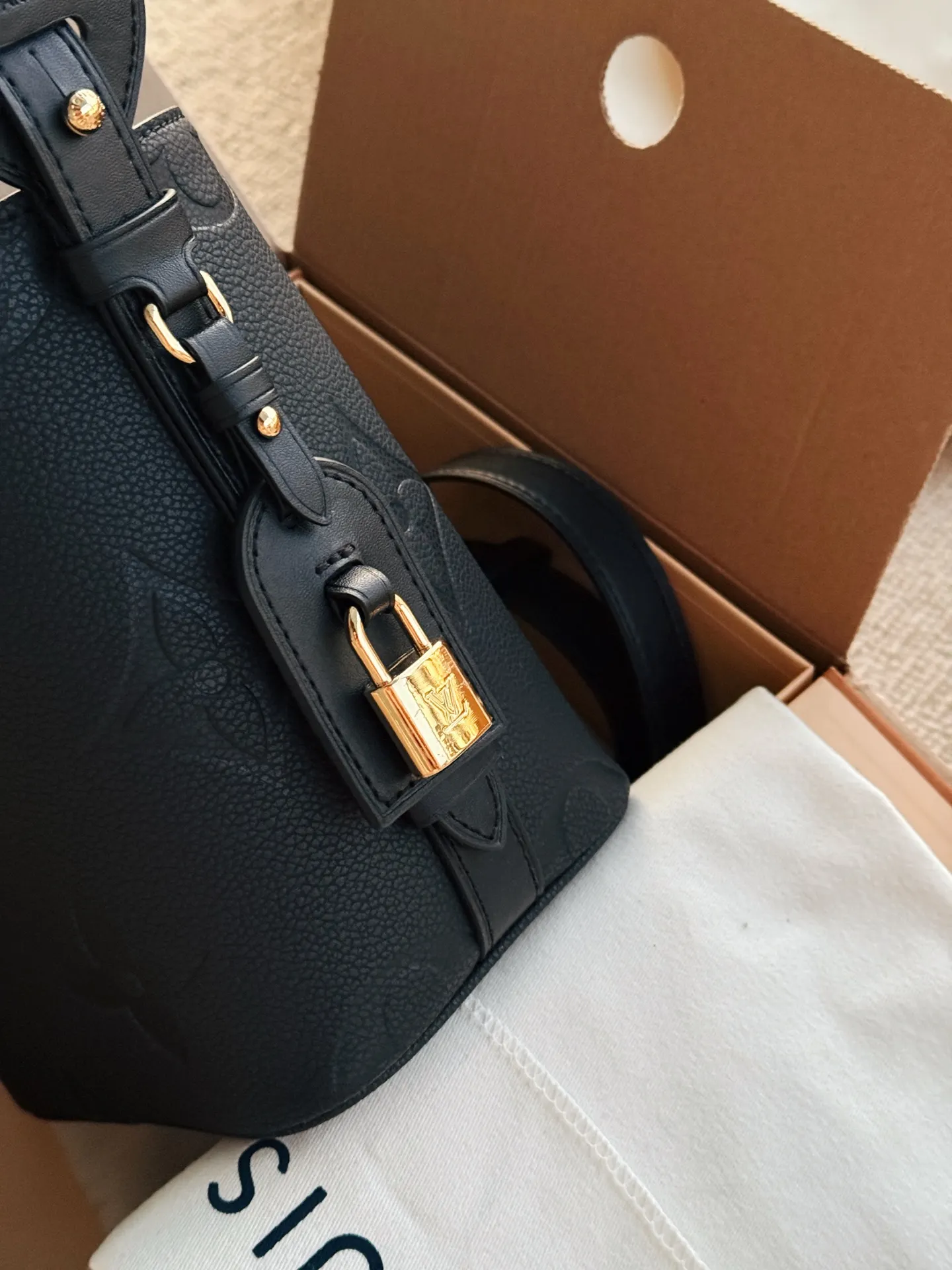 Monogram Empreinte Leather Bucket Bag D33018098 — view 6