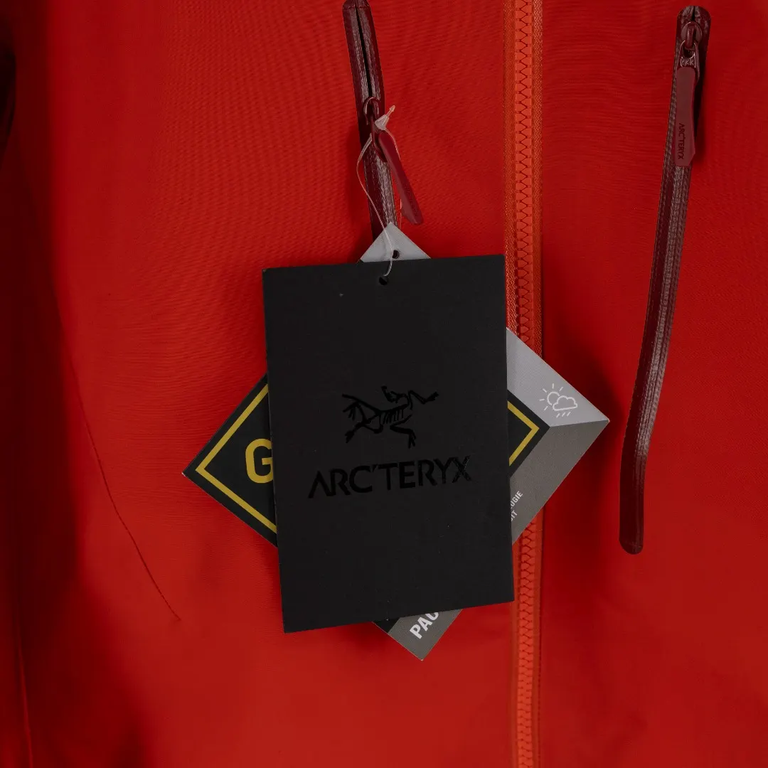 Alpha SV GORE-TEX Pro Hardshell Jacket D33023663 — view 4